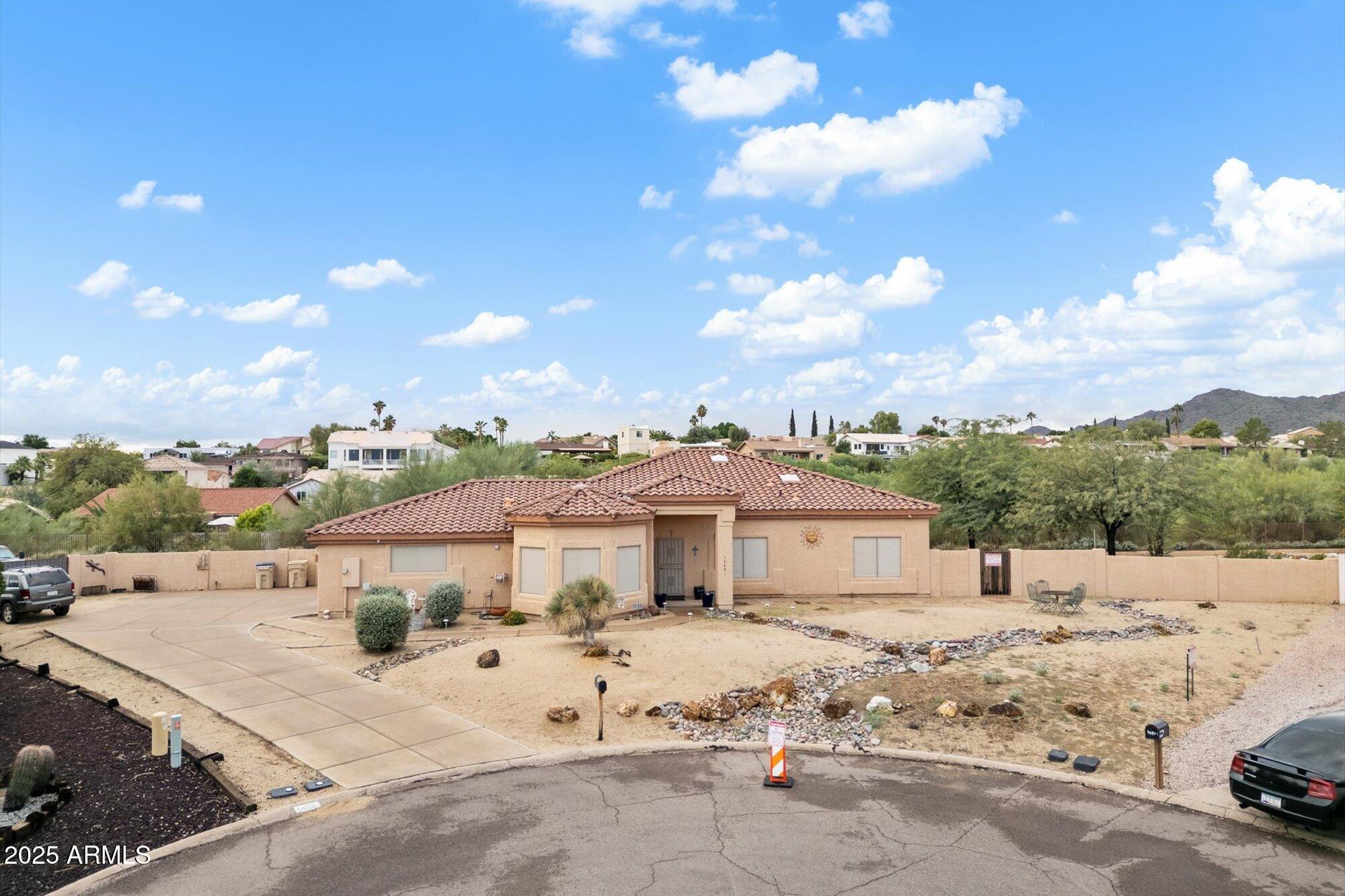 14601 N DICKENS Court