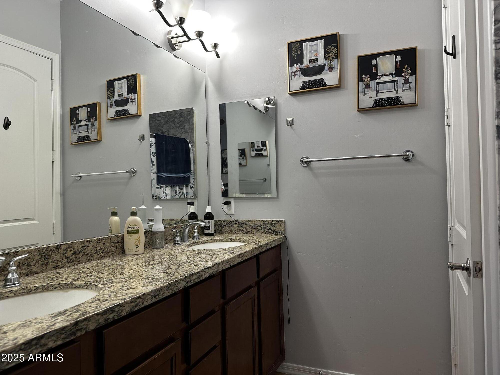 121 N CALIFORNIA Street 29