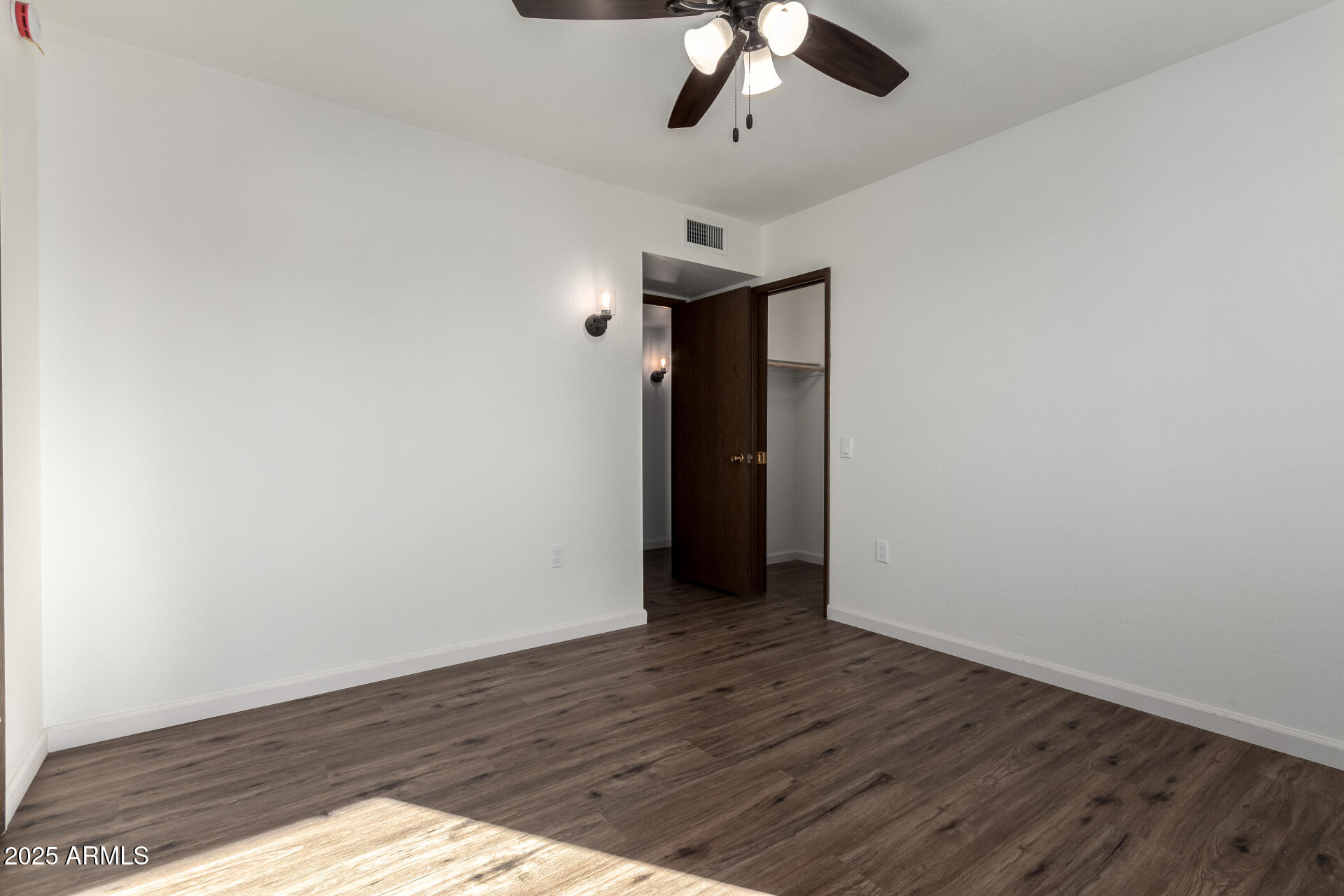 9826 W SANTA FE Drive