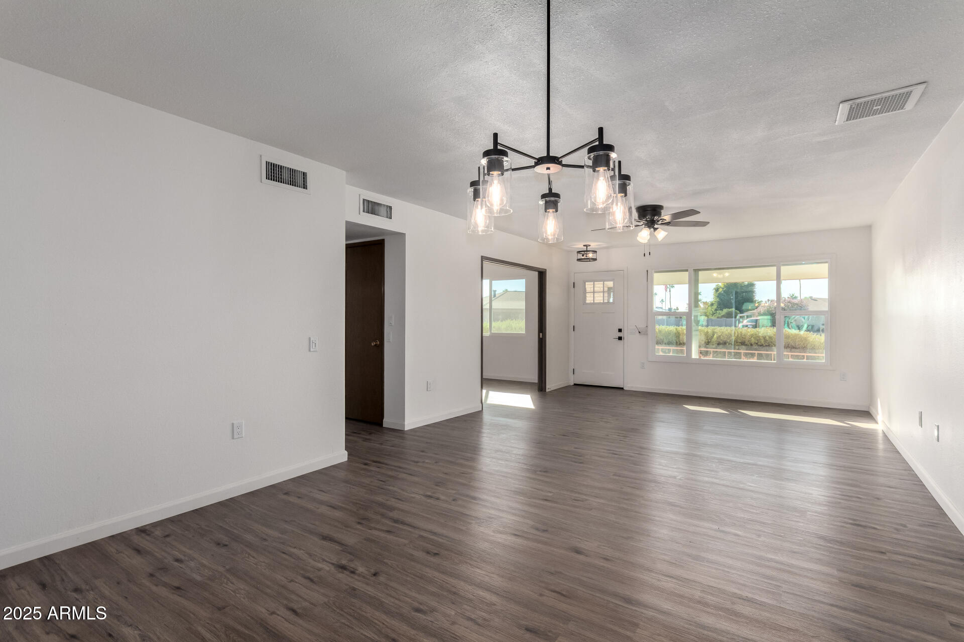 9826 W SANTA FE Drive