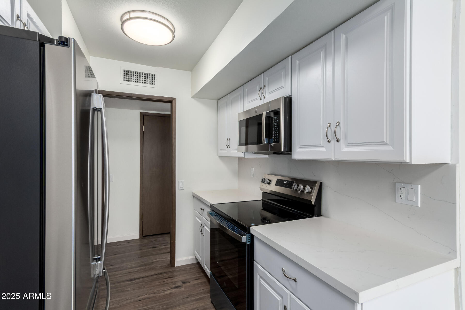 9826 W SANTA FE Drive