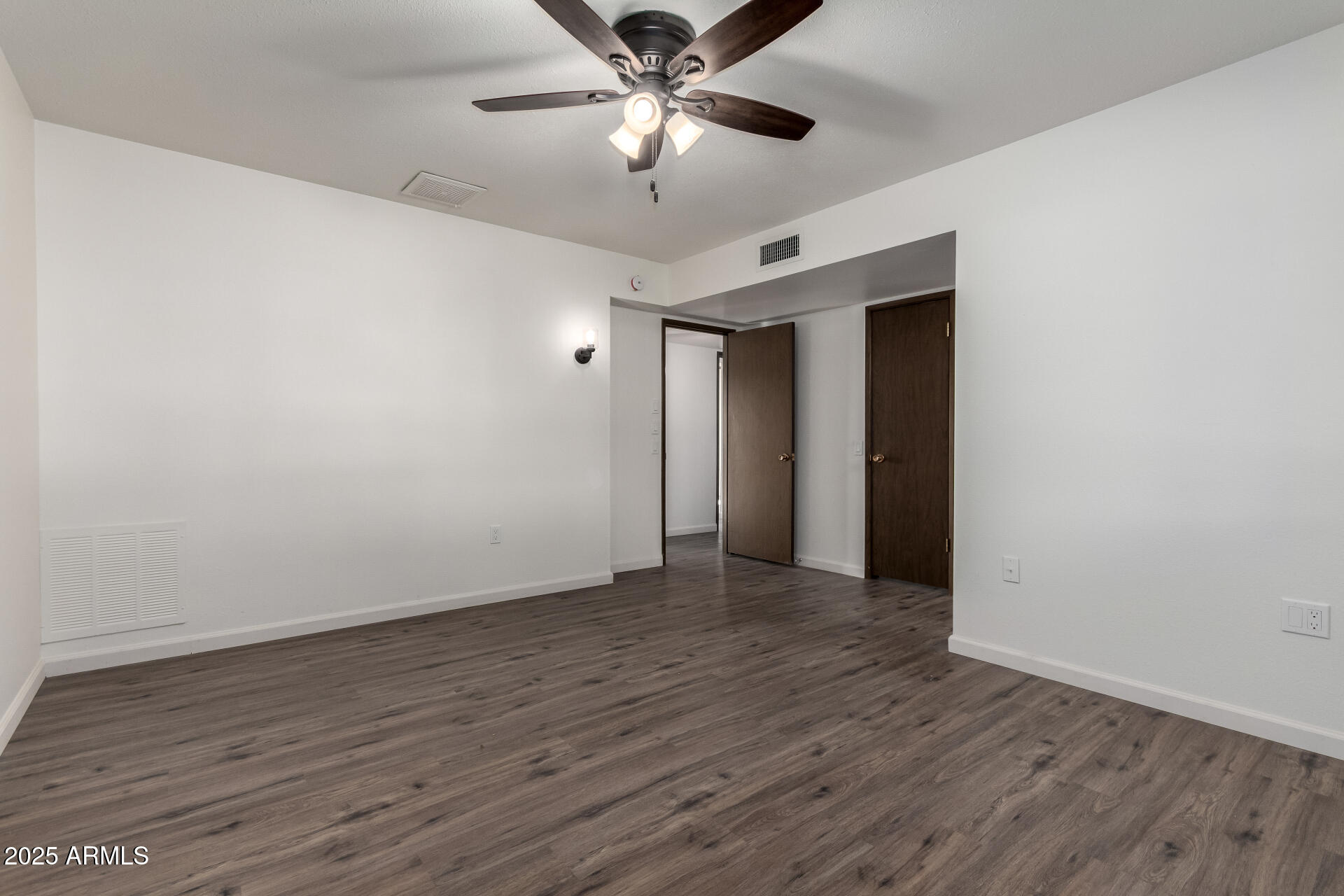 9826 W SANTA FE Drive