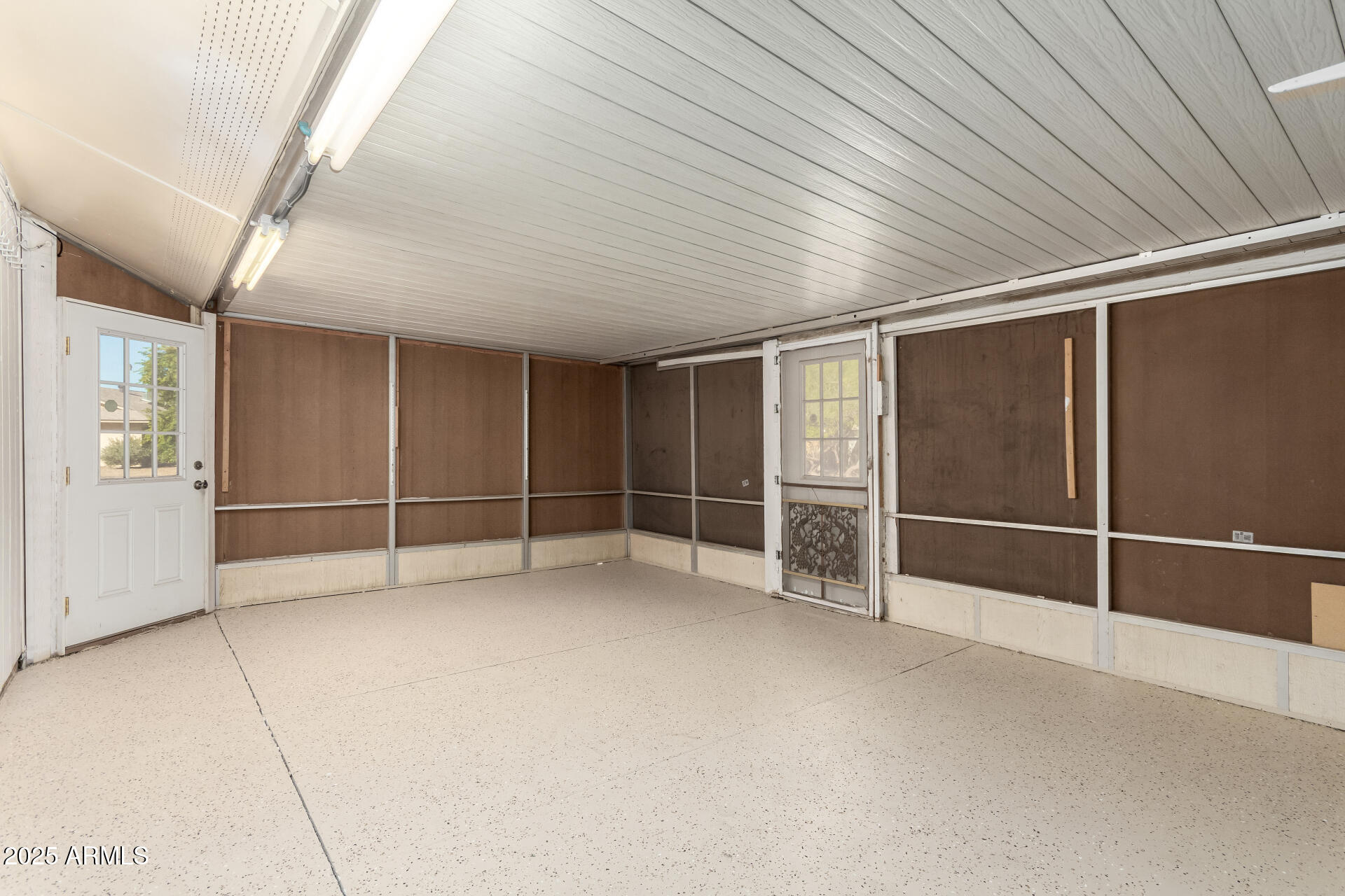 9826 W SANTA FE Drive