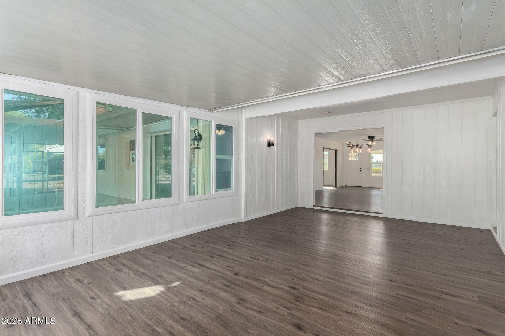 9826 W SANTA FE Drive