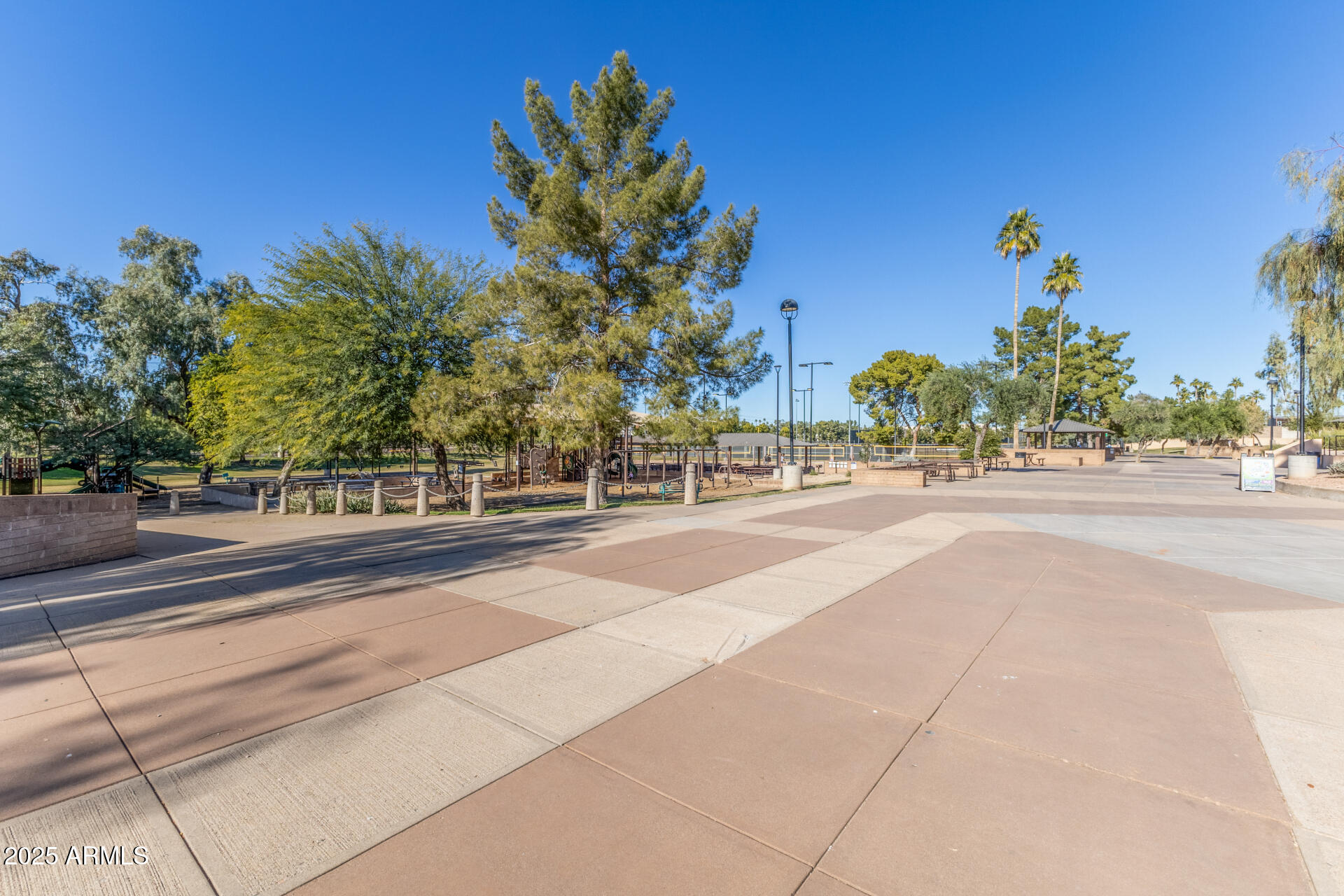 8311 E MACKENZIE Drive