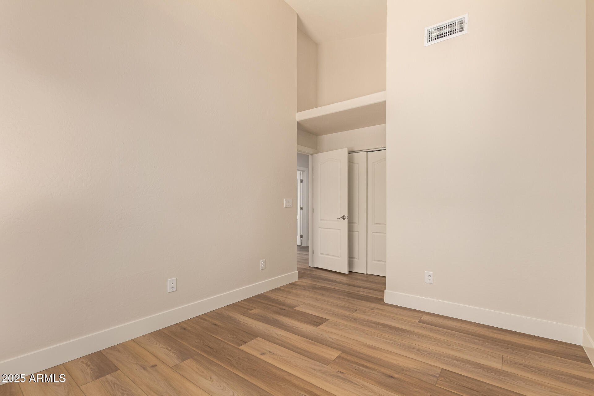 8736 W TIERRA BUENA Lane