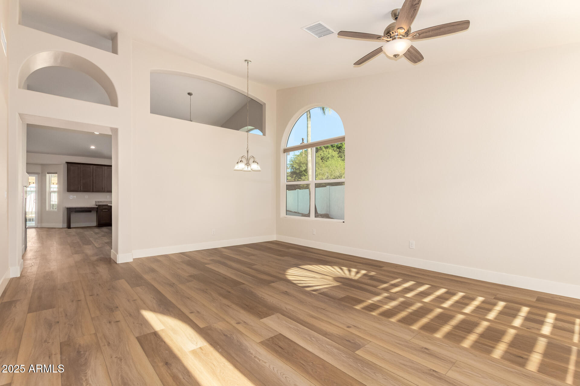 8736 W TIERRA BUENA Lane