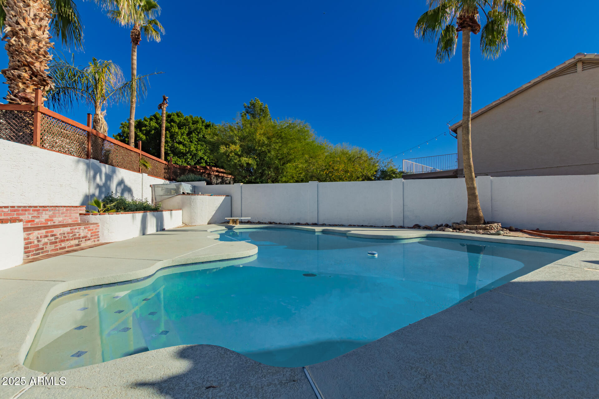 8736 W TIERRA BUENA Lane