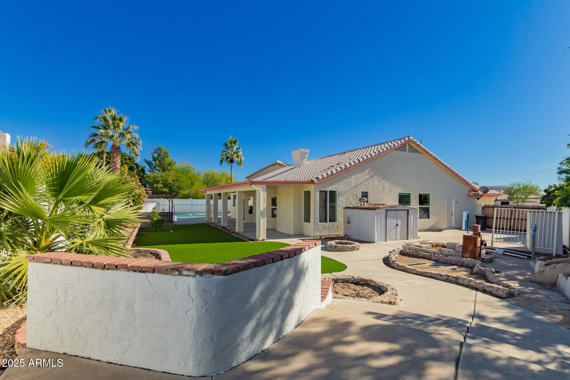 8736 W TIERRA BUENA Lane