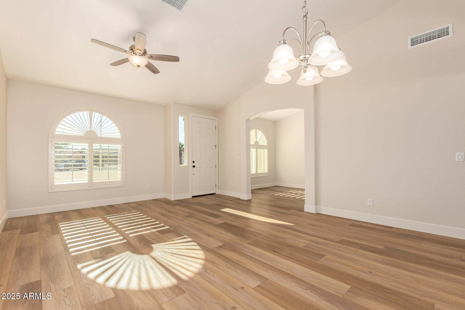 8736 W TIERRA BUENA Lane