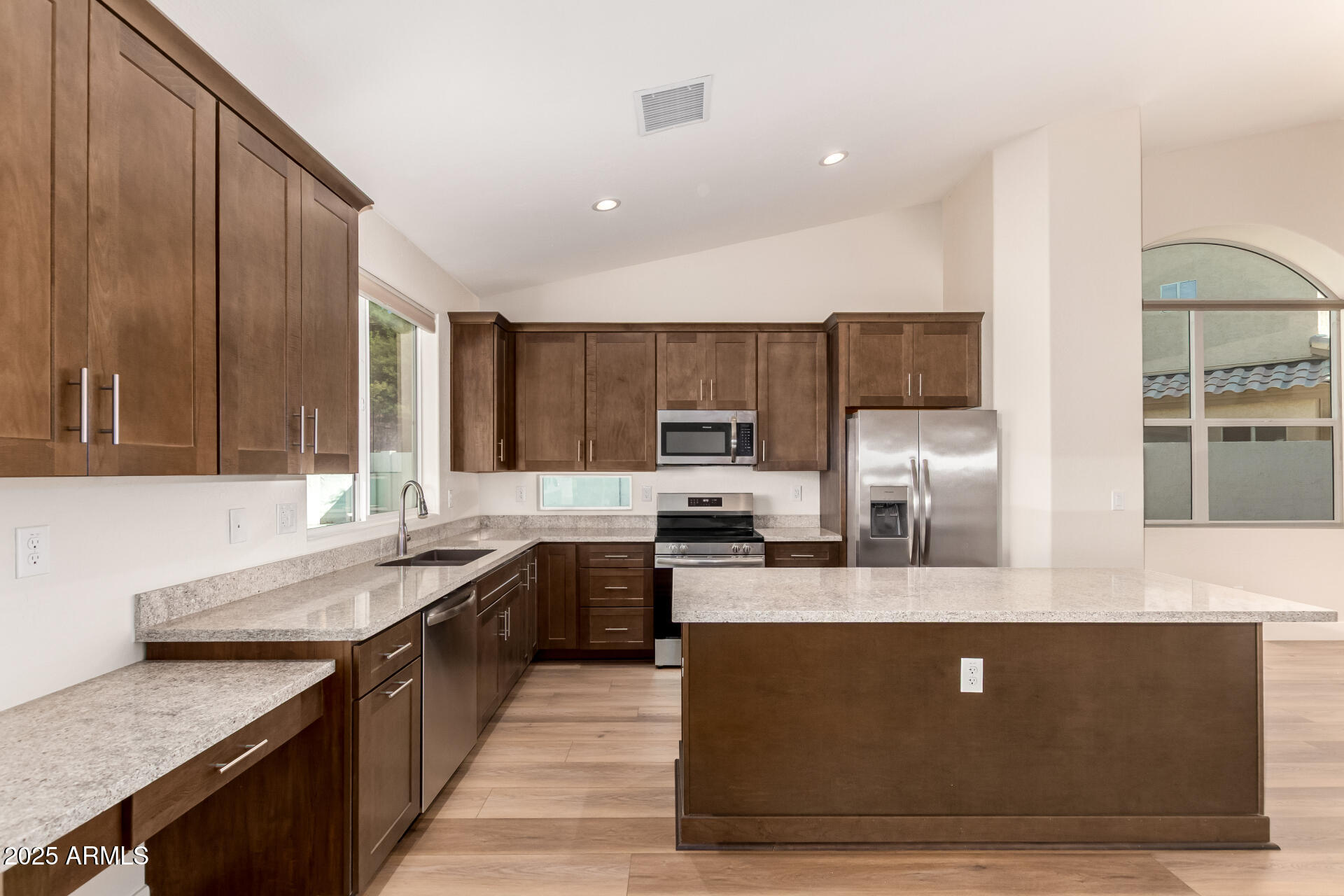 8736 W TIERRA BUENA Lane