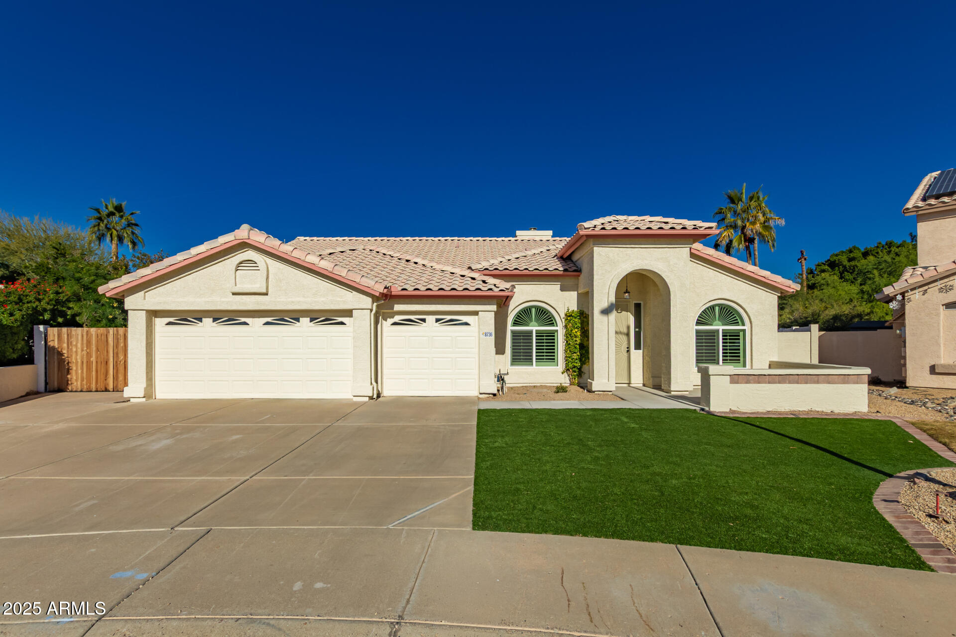 8736 W TIERRA BUENA Lane