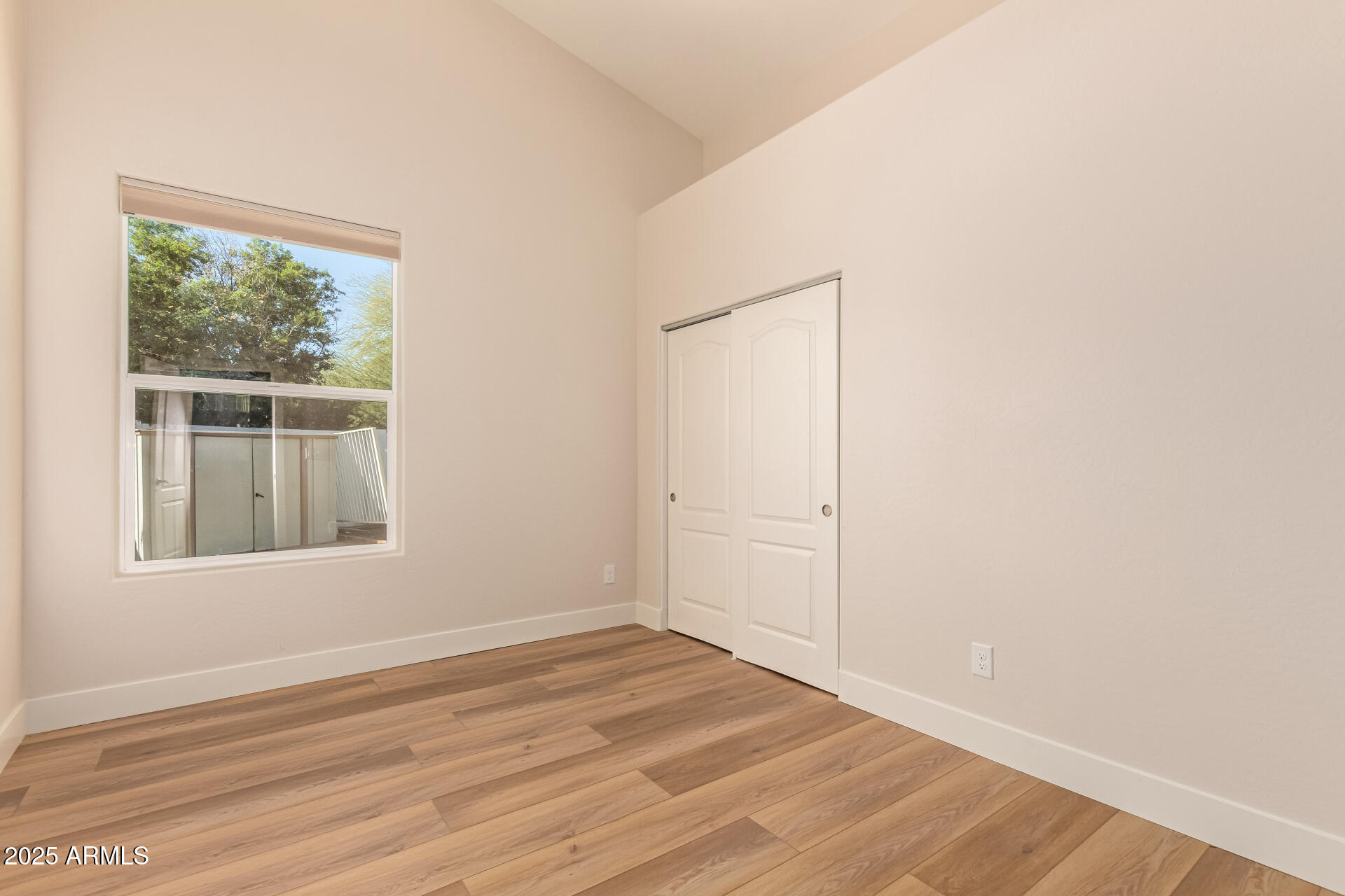 8736 W TIERRA BUENA Lane