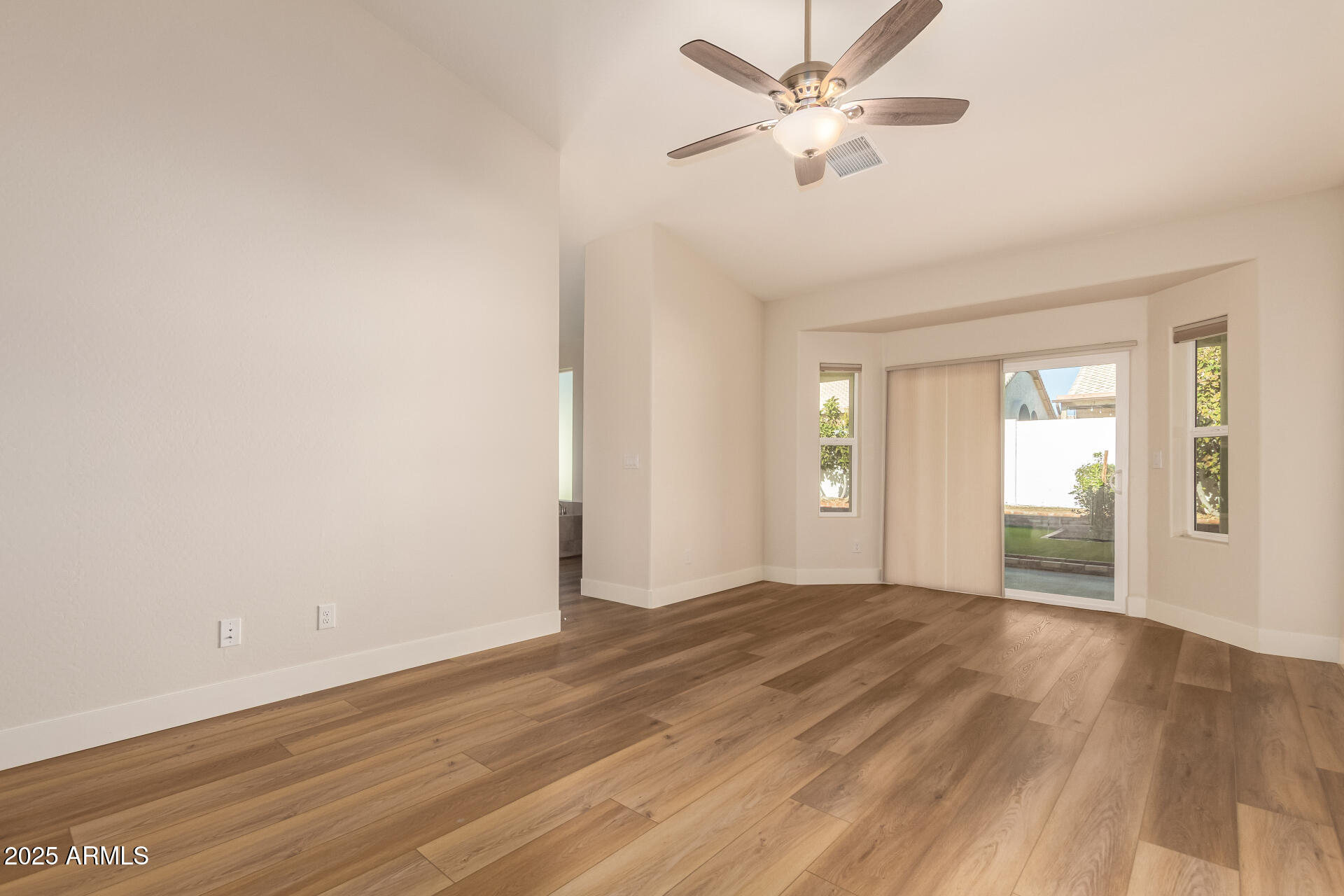 8736 W TIERRA BUENA Lane