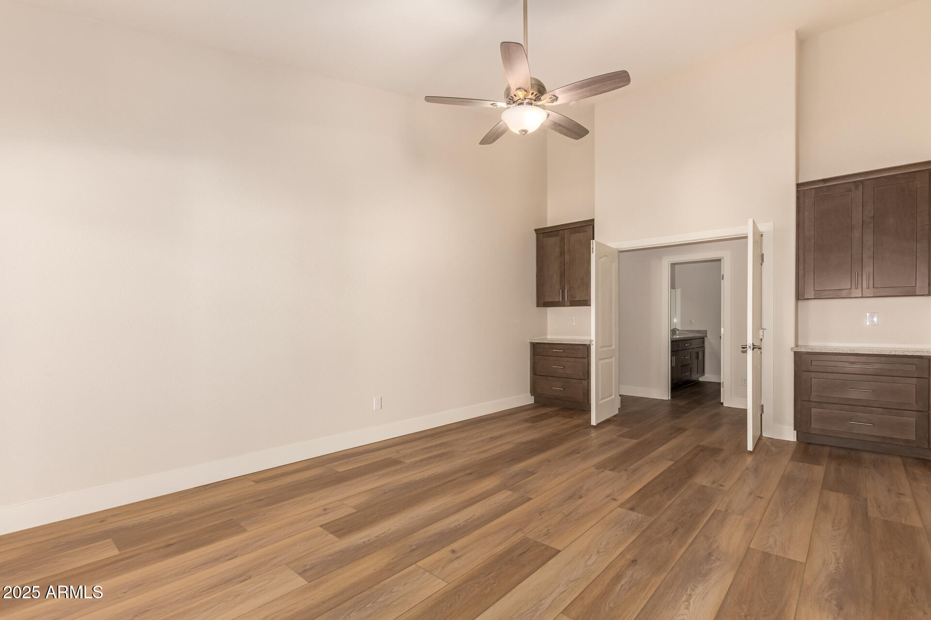 8736 W TIERRA BUENA Lane