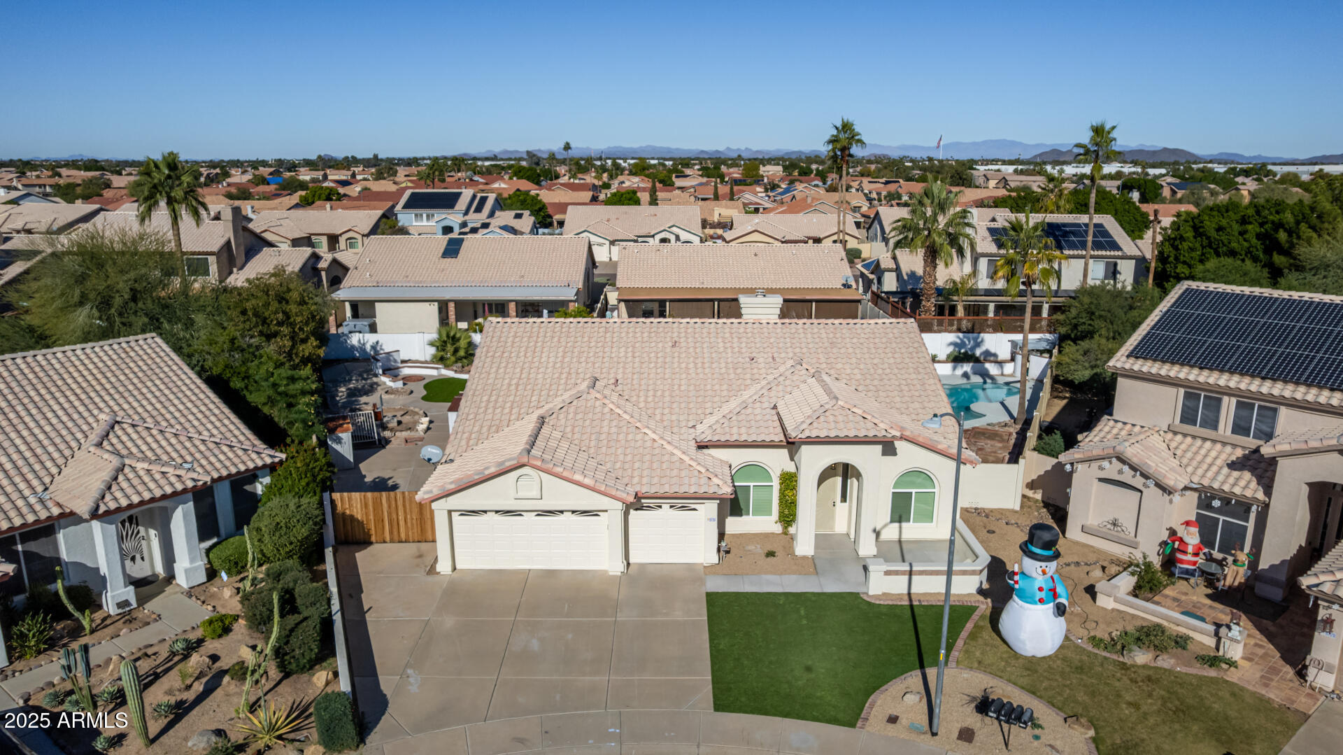 8736 W TIERRA BUENA Lane