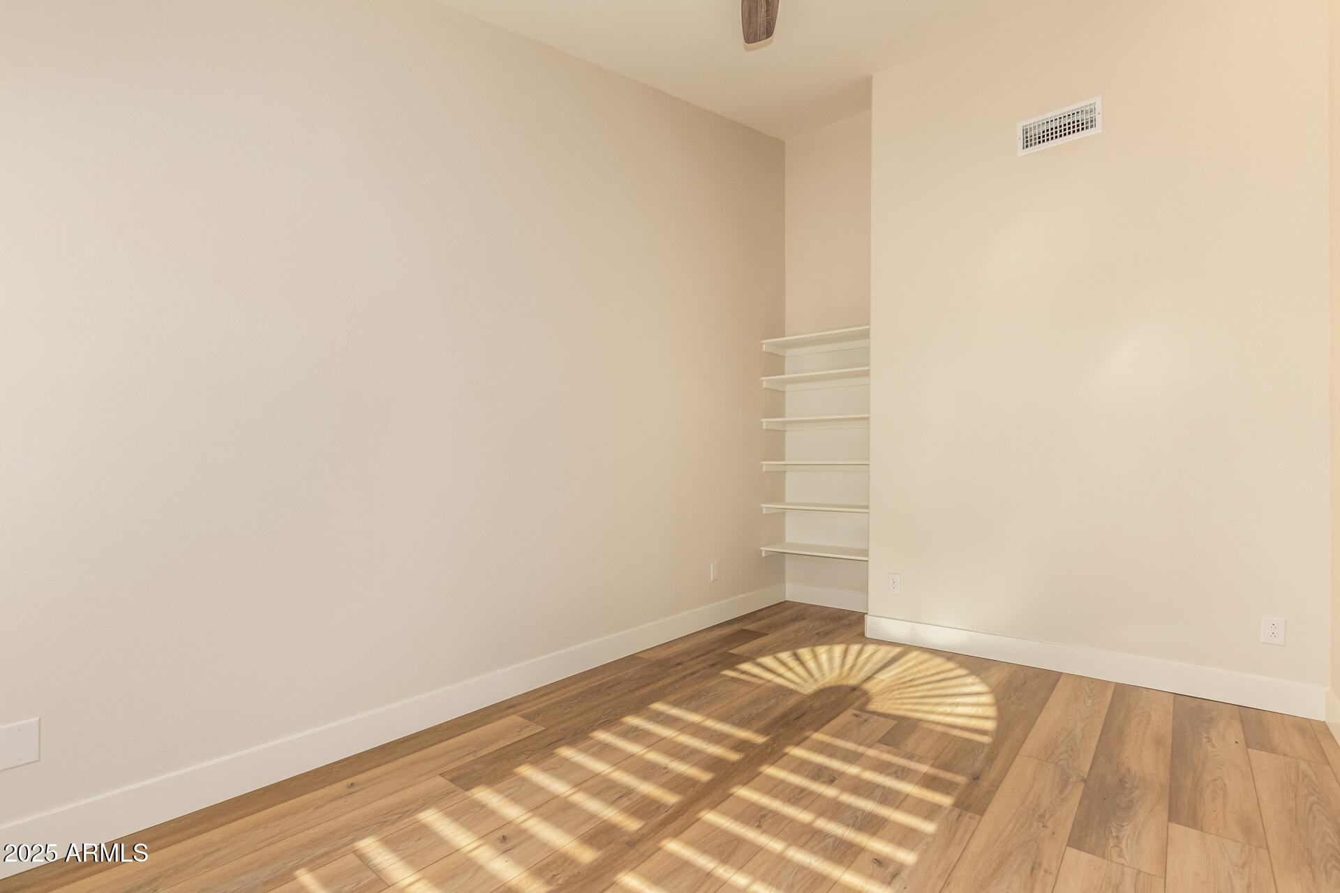 8736 W TIERRA BUENA Lane