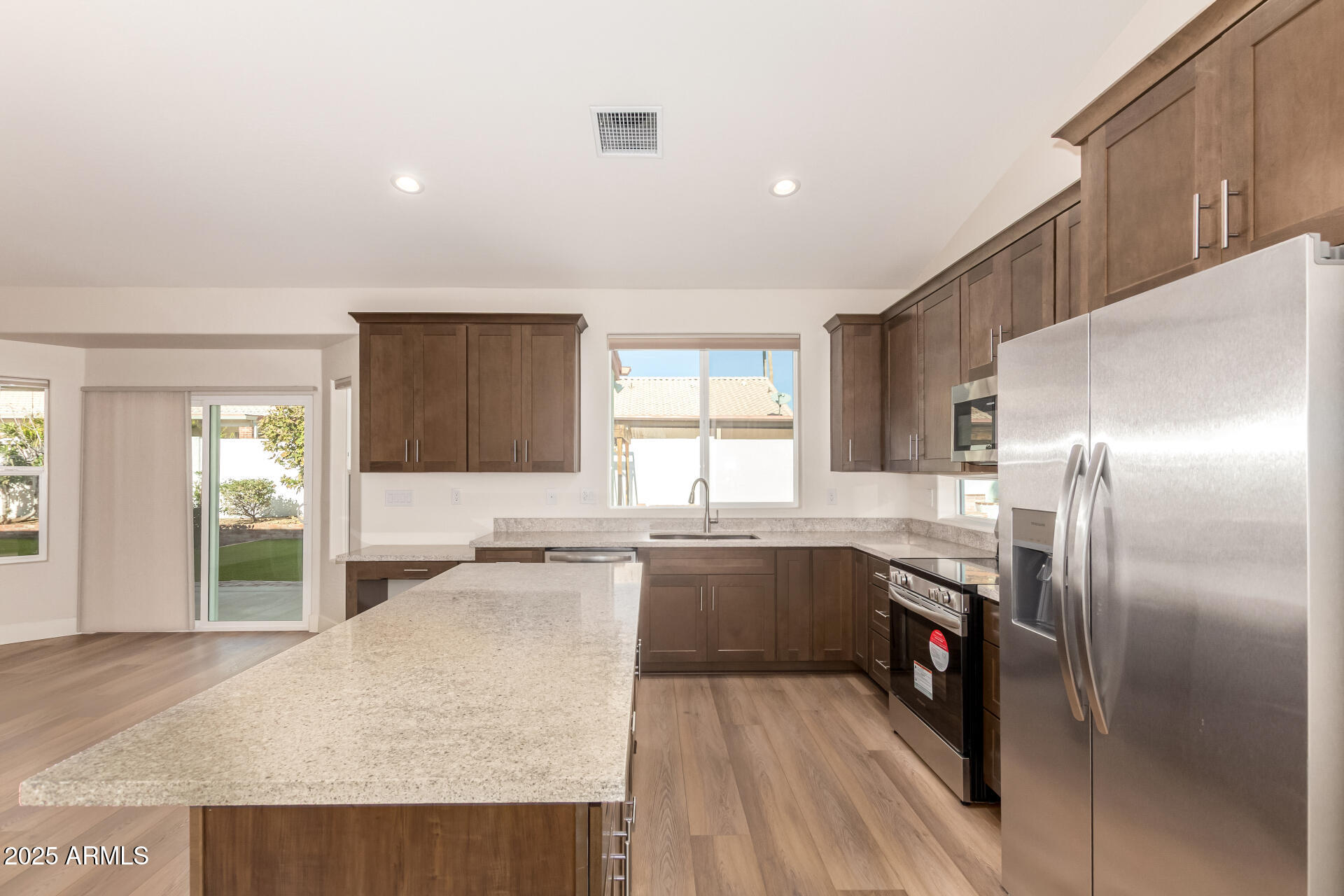 8736 W TIERRA BUENA Lane