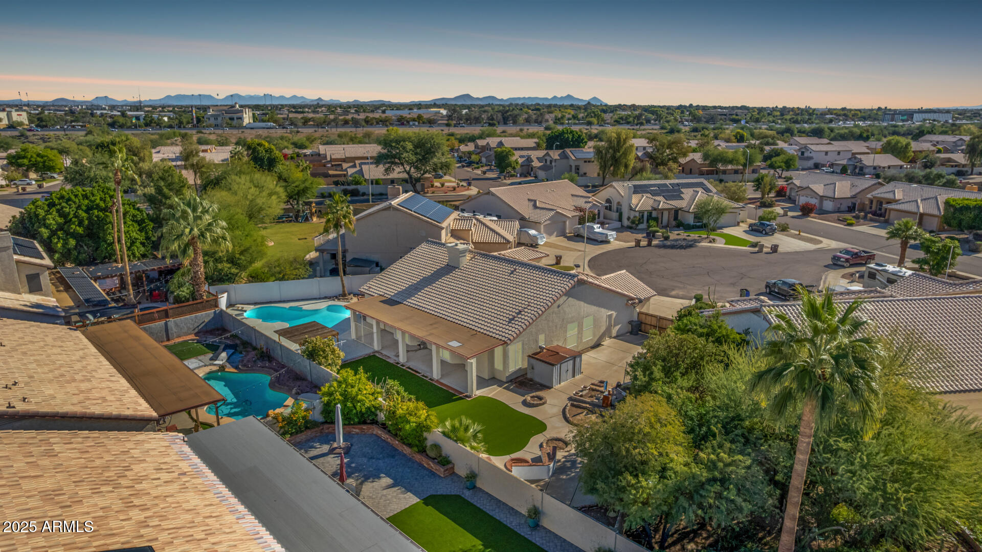 8736 W TIERRA BUENA Lane