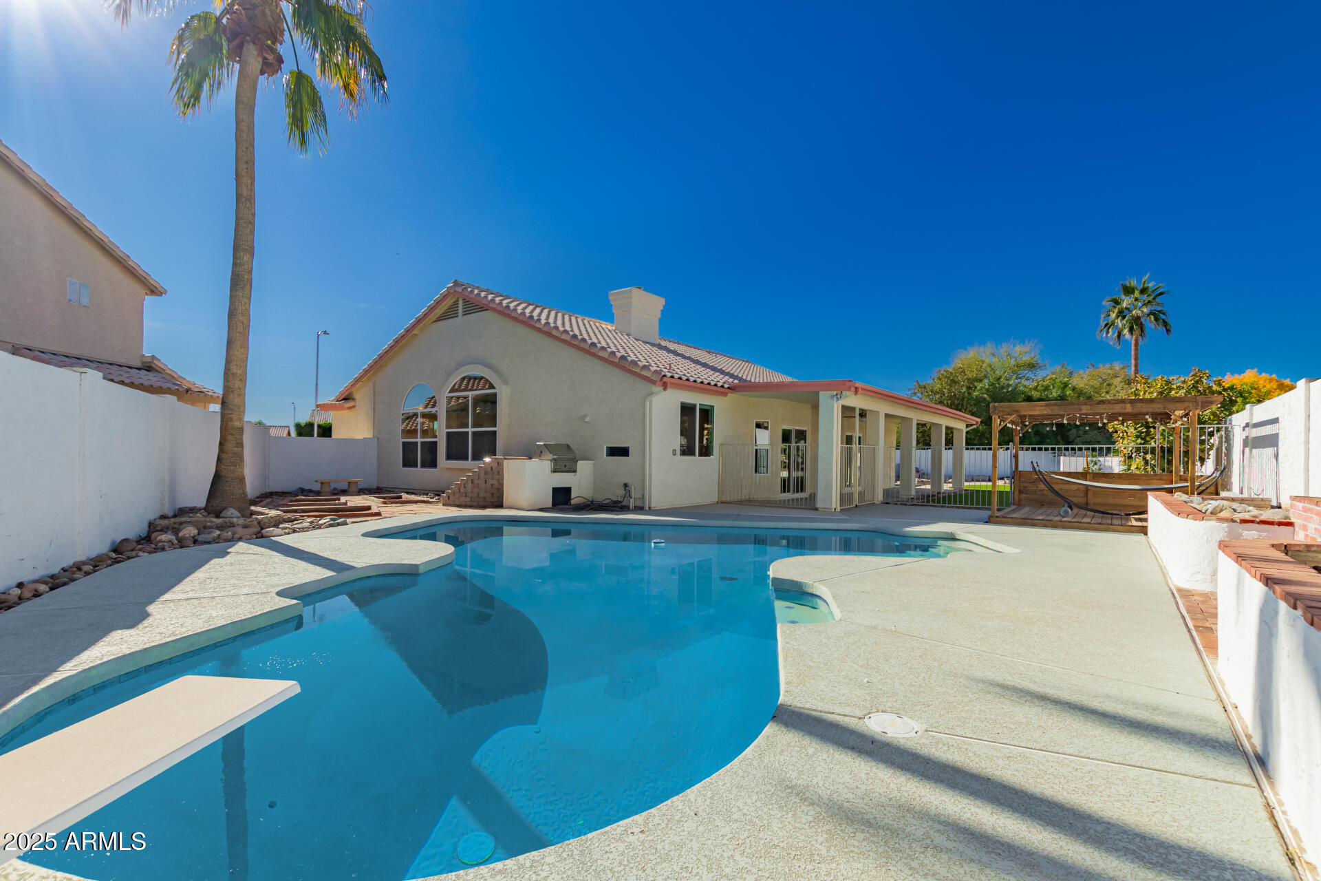 8736 W TIERRA BUENA Lane