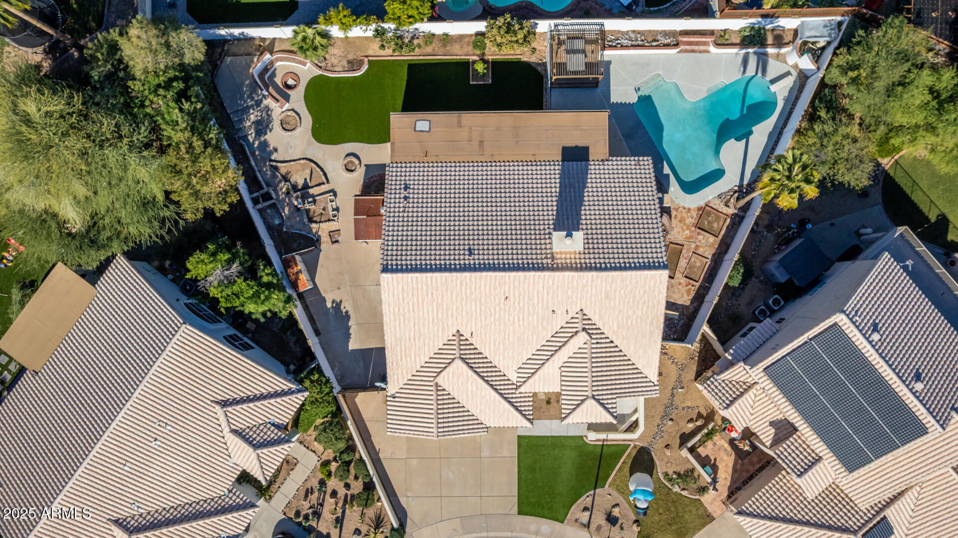 8736 W TIERRA BUENA Lane