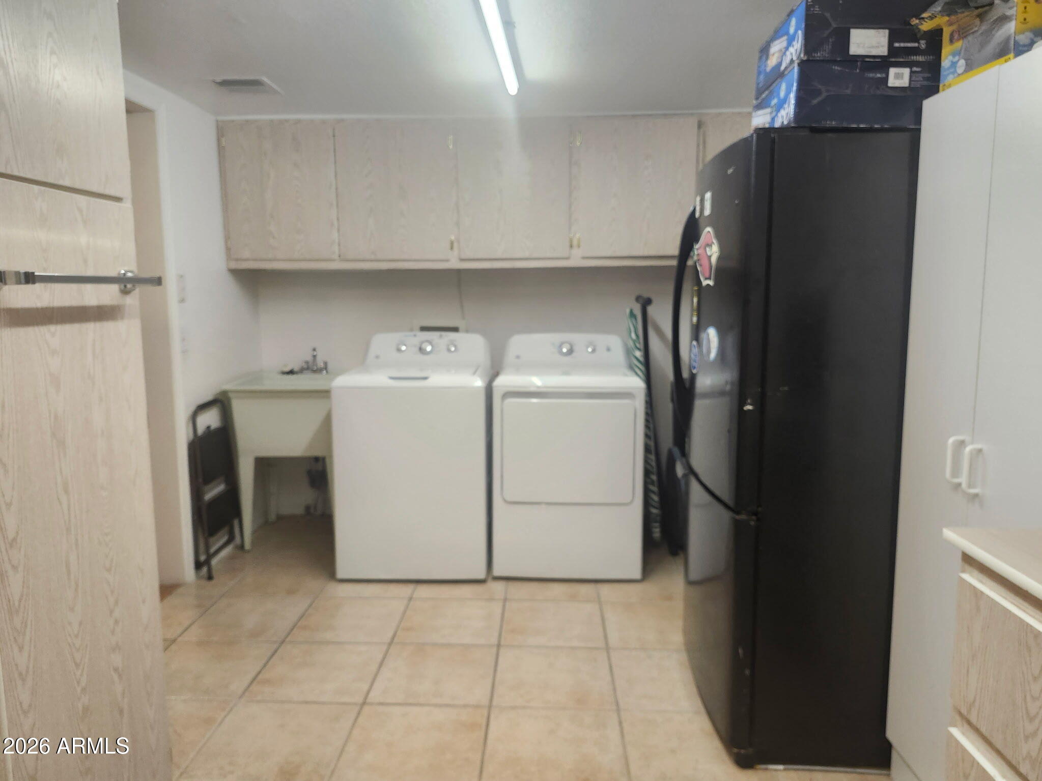 215 N Power Road 284