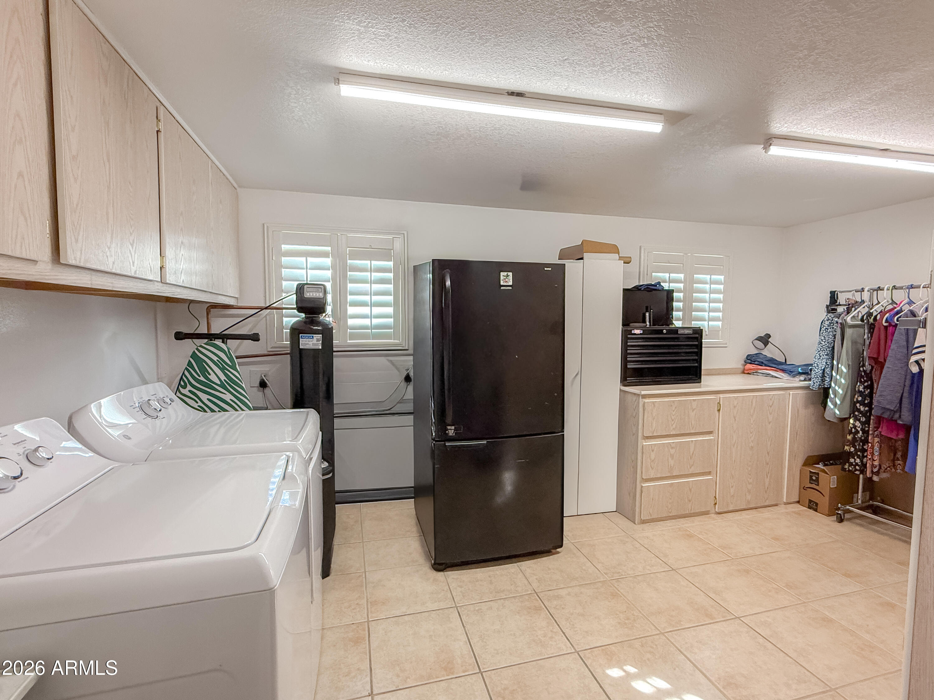 215 N Power Road 284