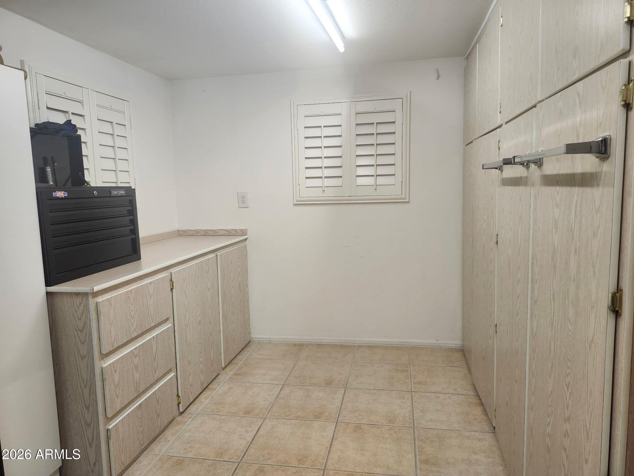 215 N Power Road 284