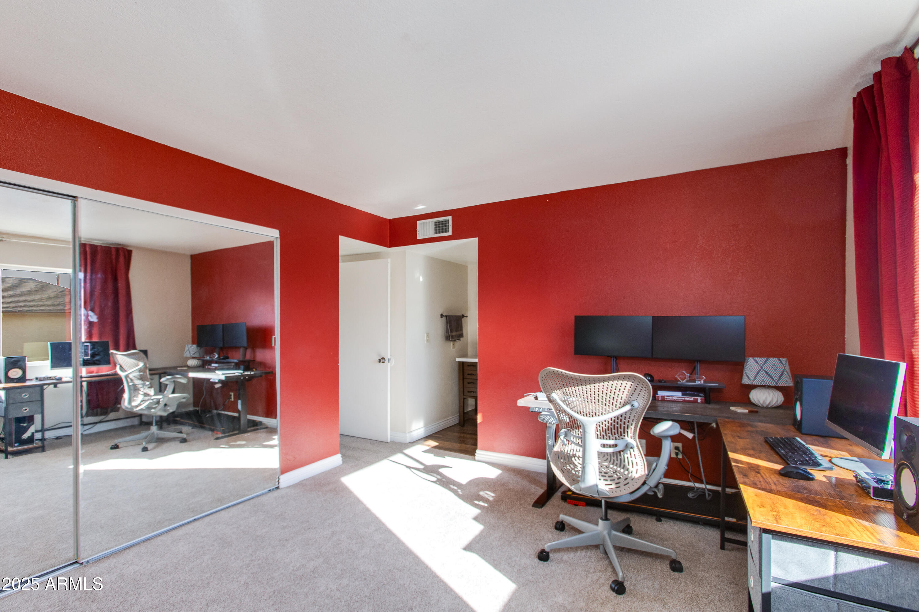 1318 N 85TH Place