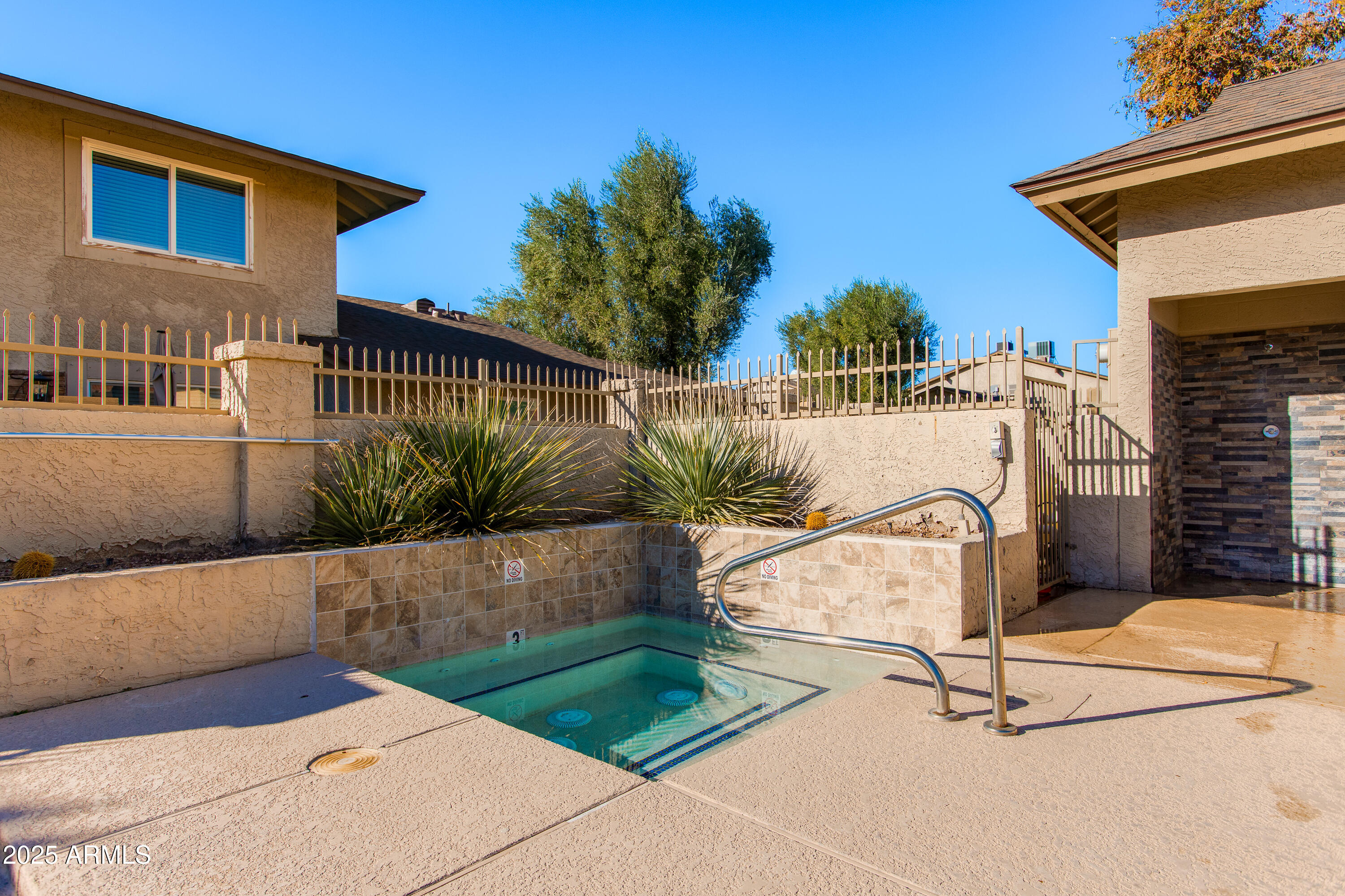 1318 N 85TH Place