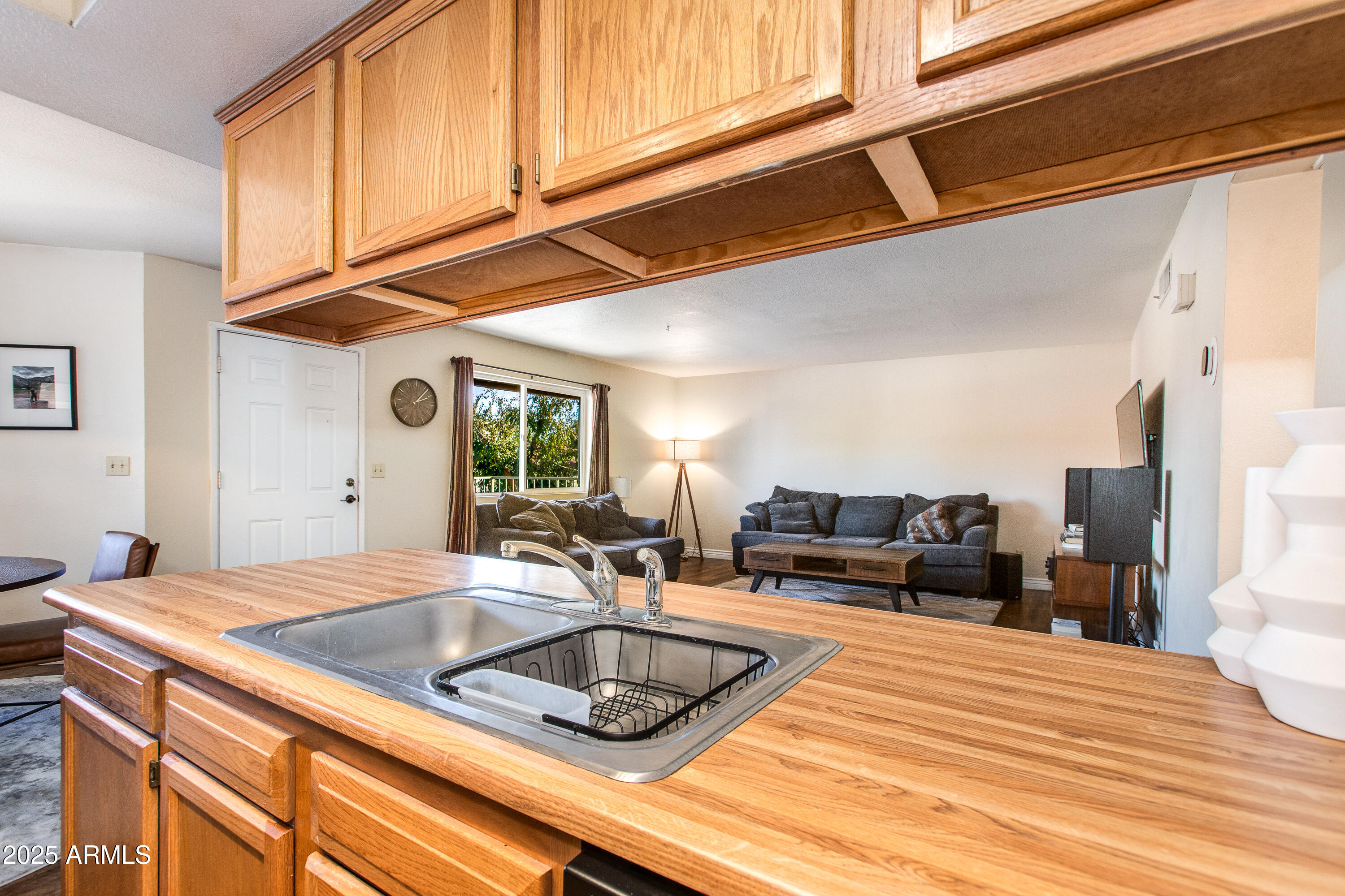 1318 N 85TH Place