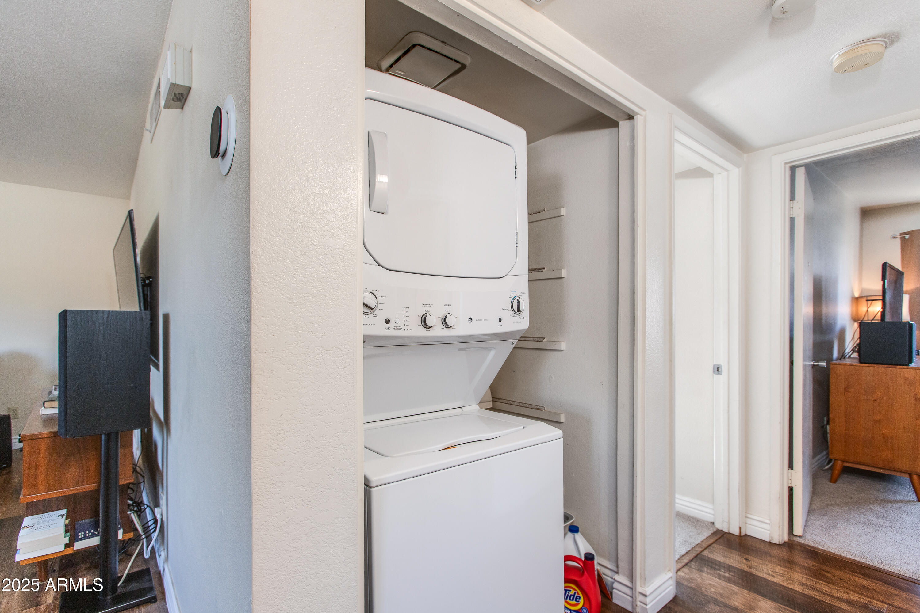 1318 N 85TH Place