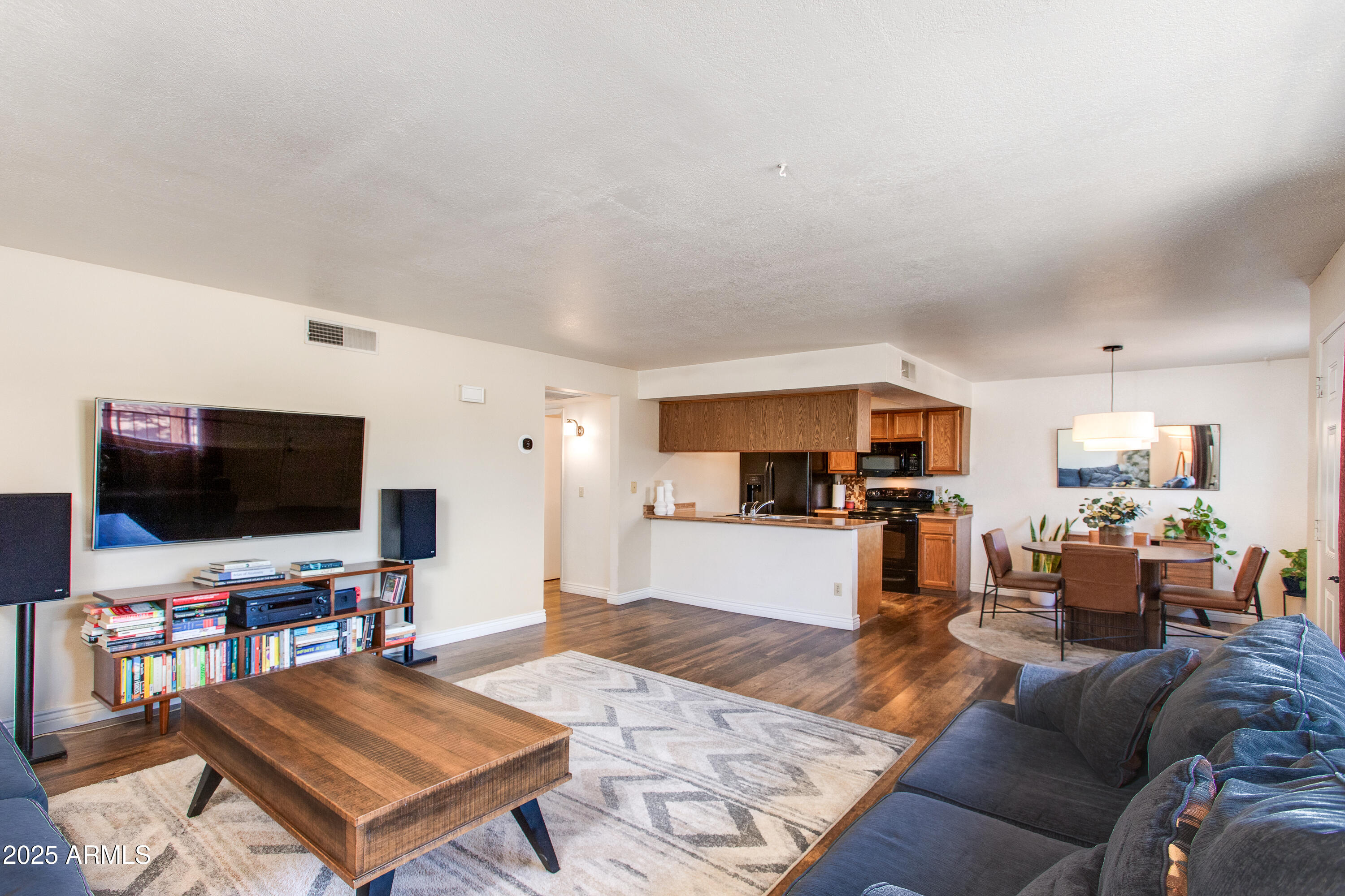 1318 N 85TH Place