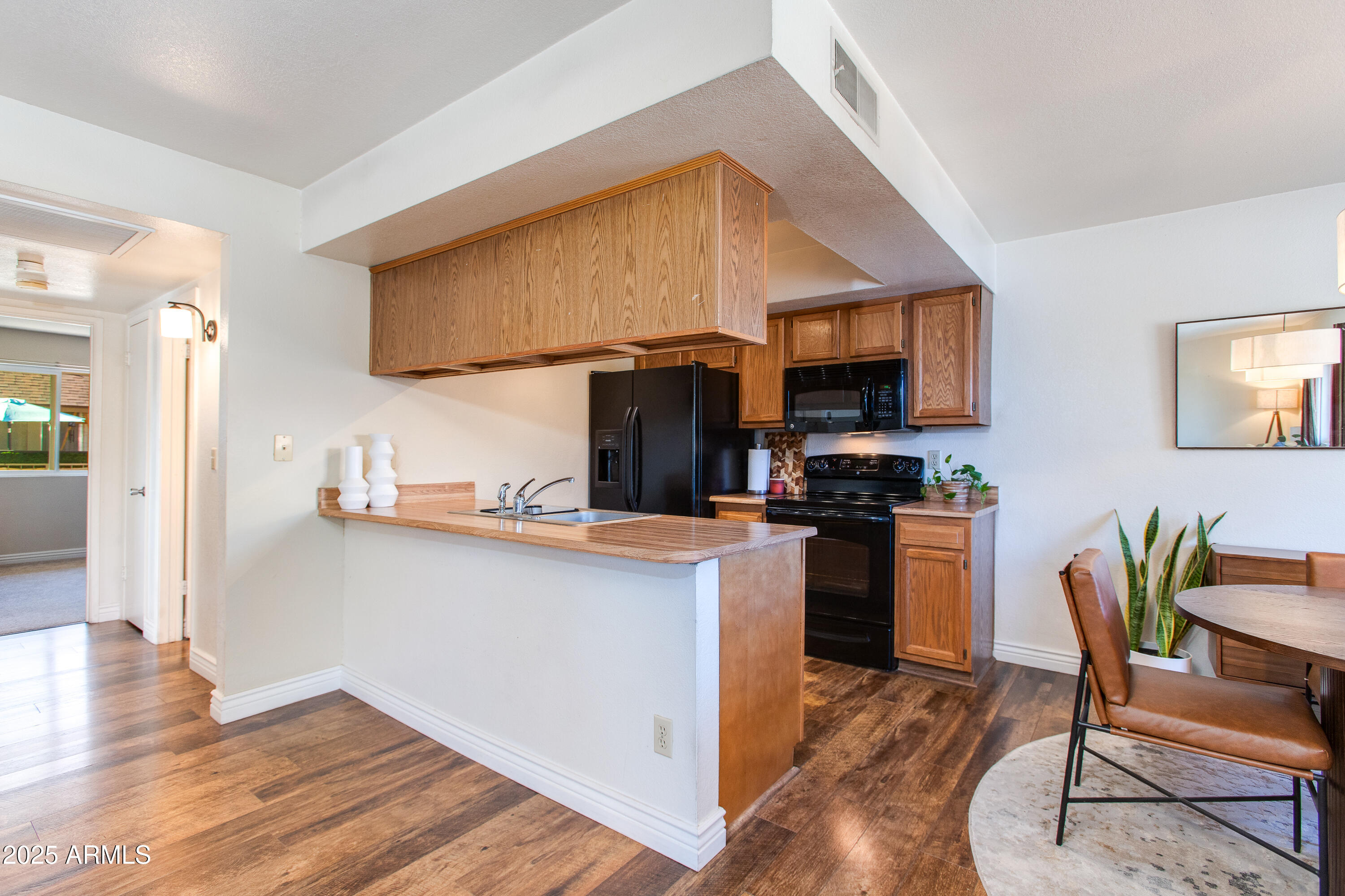 1318 N 85TH Place