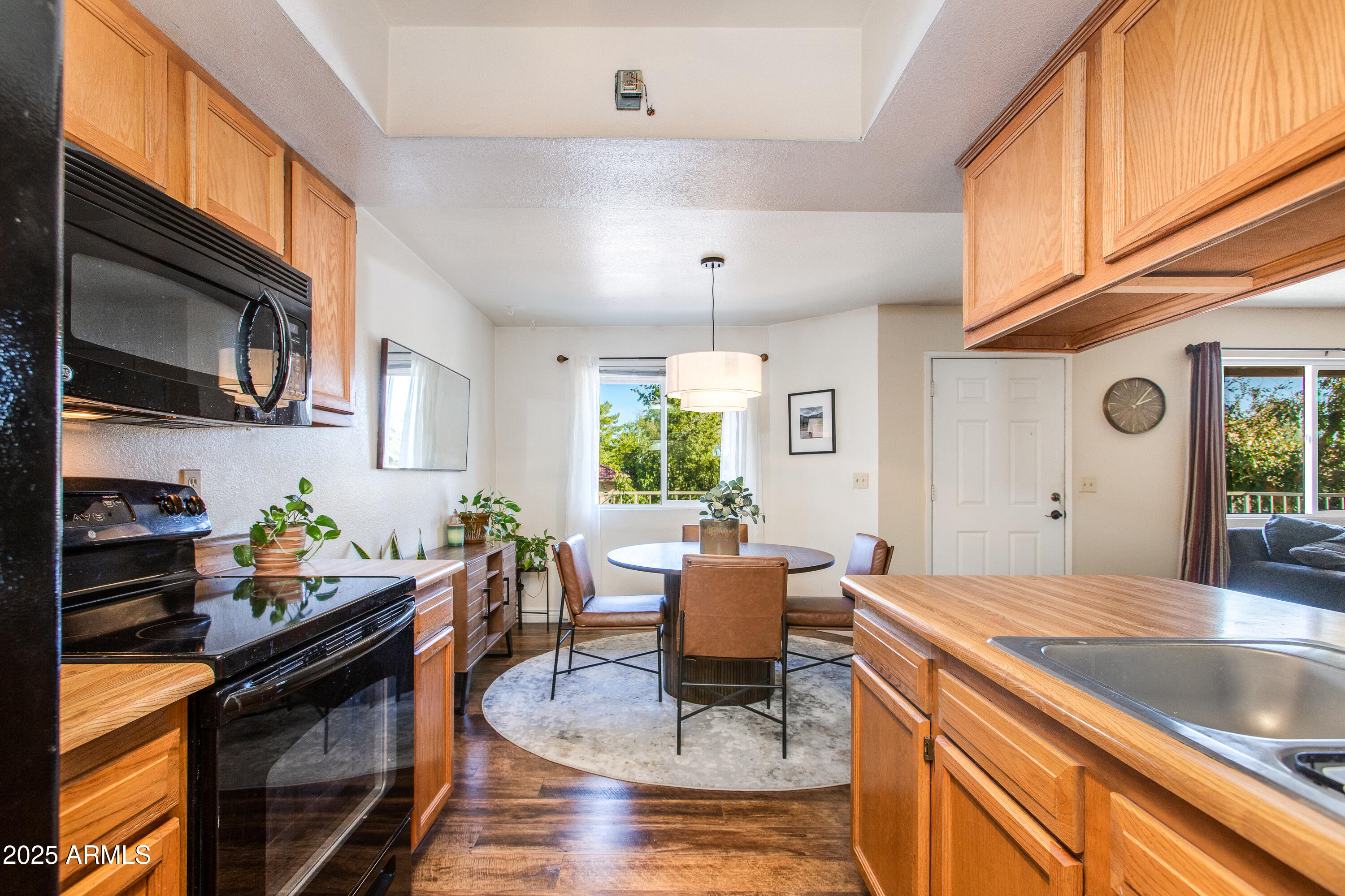 1318 N 85TH Place