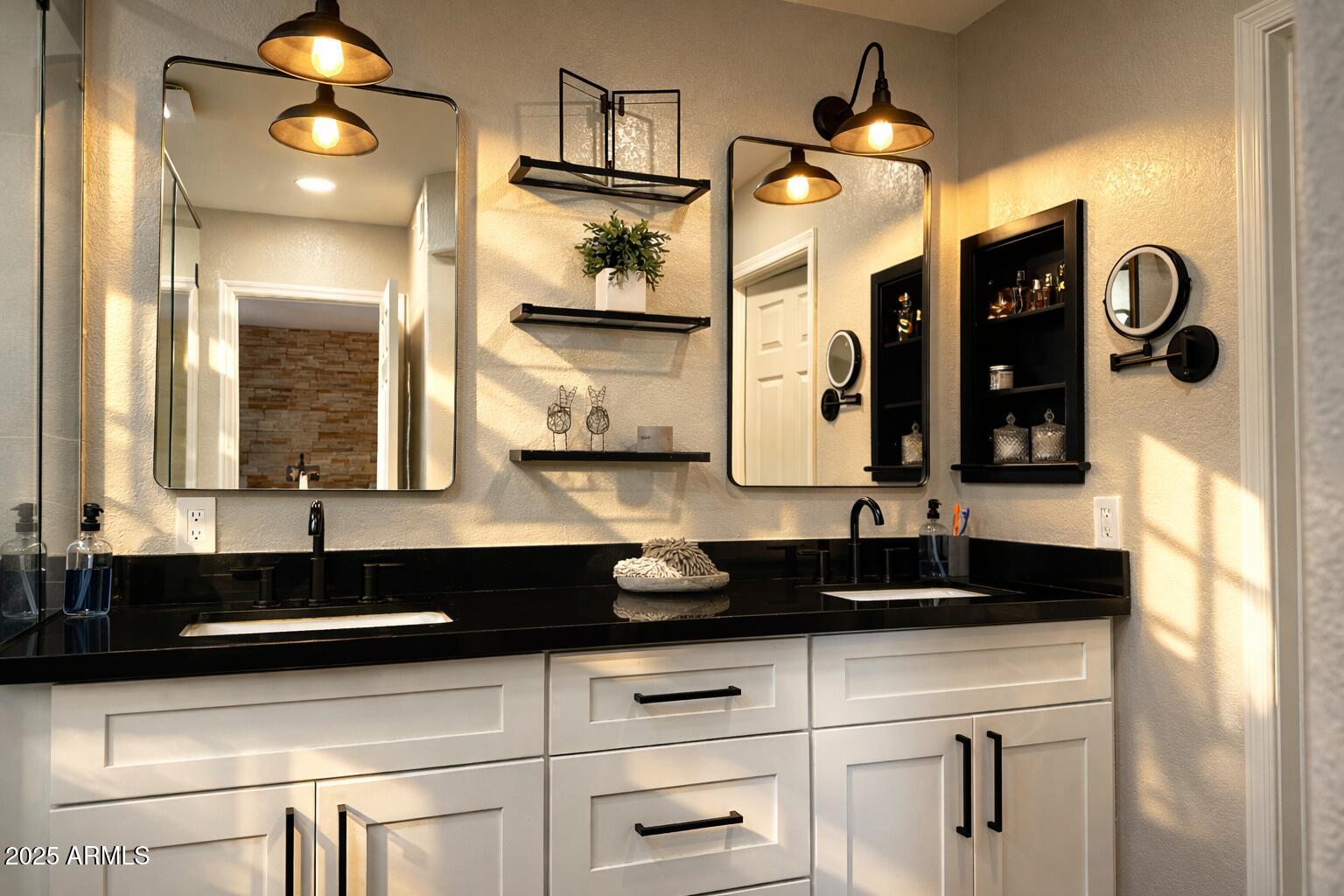 1070 E OAKLAND Street