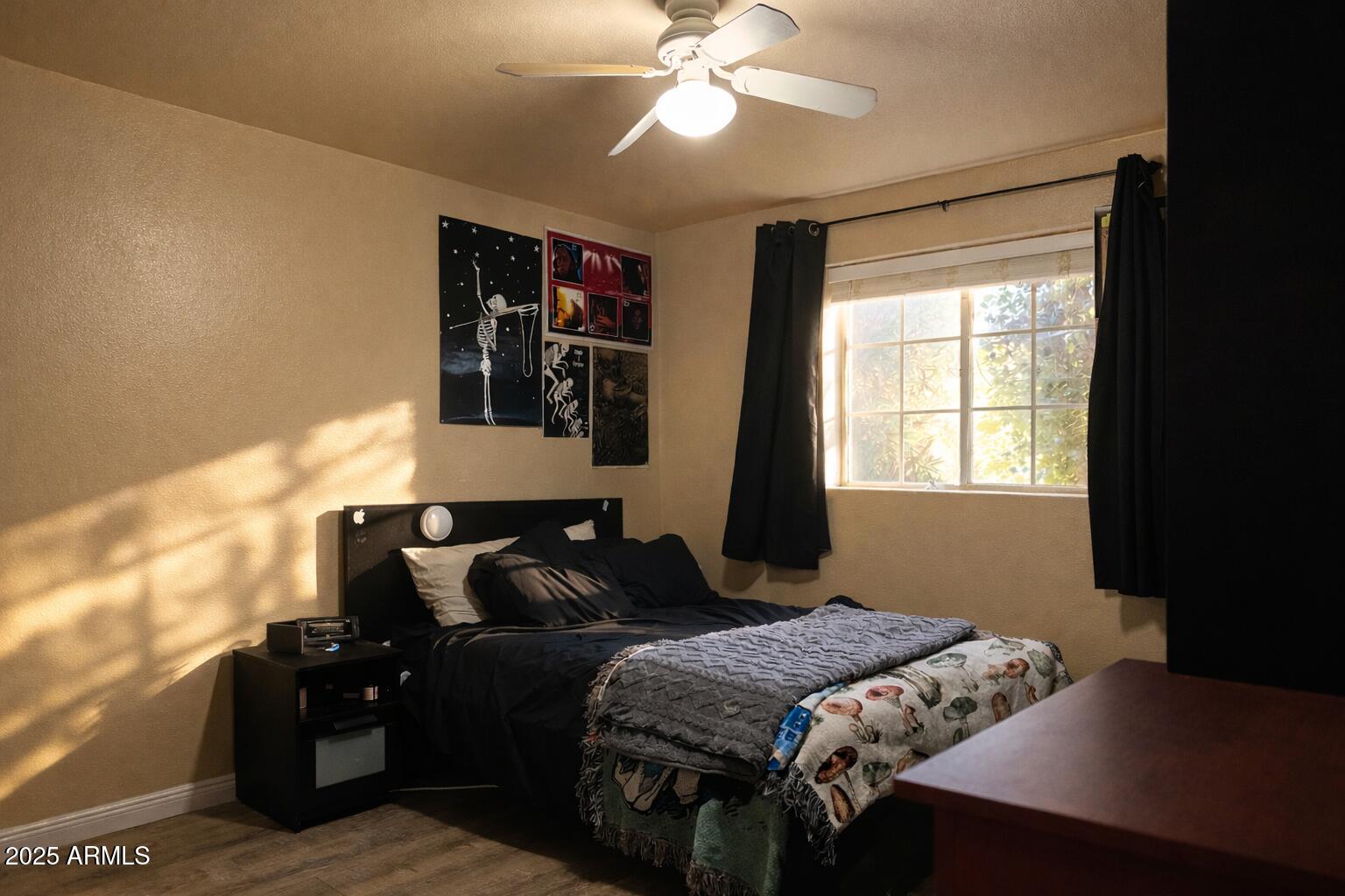 1070 E OAKLAND Street