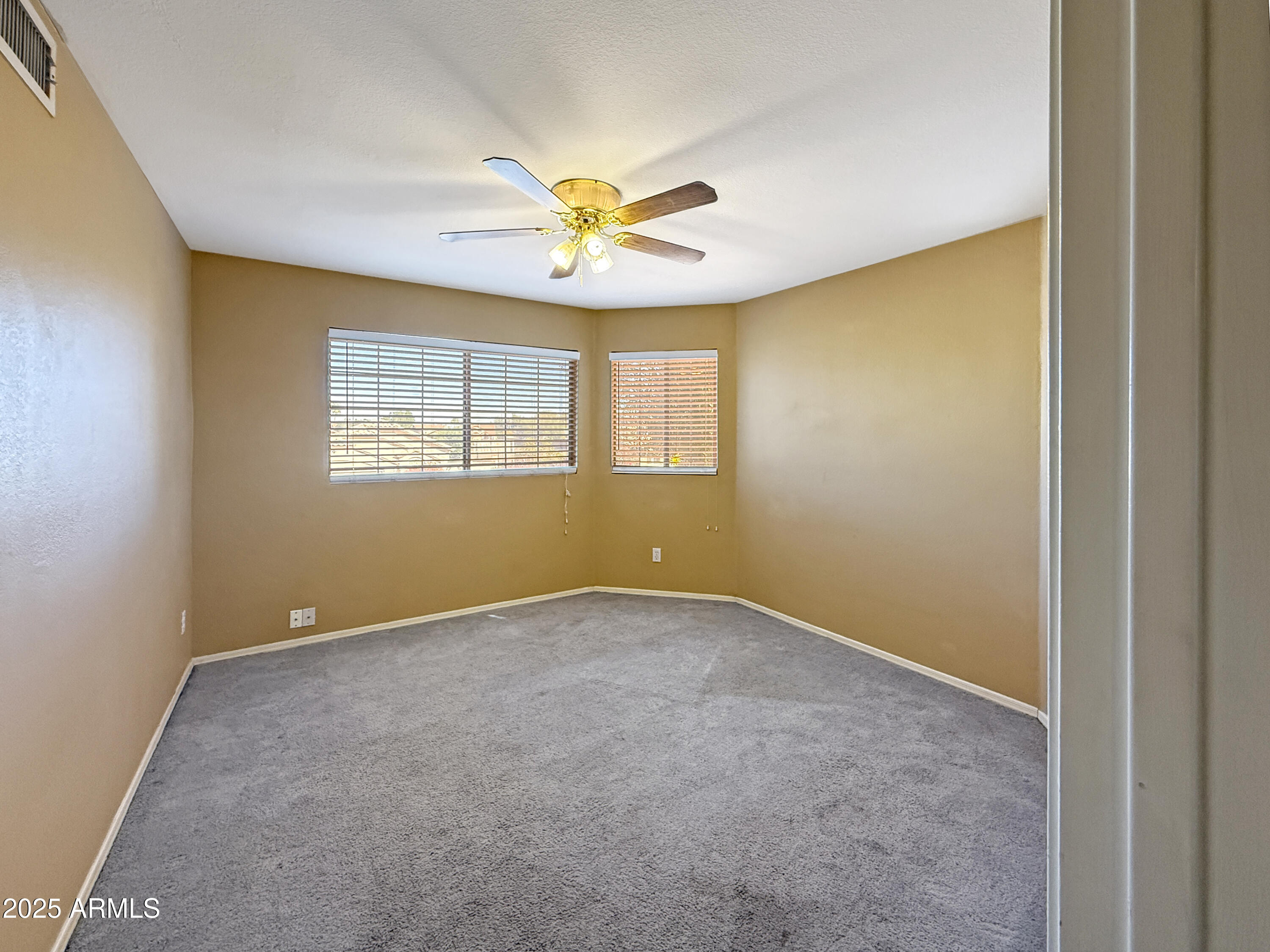 5711 W COCHISE Drive