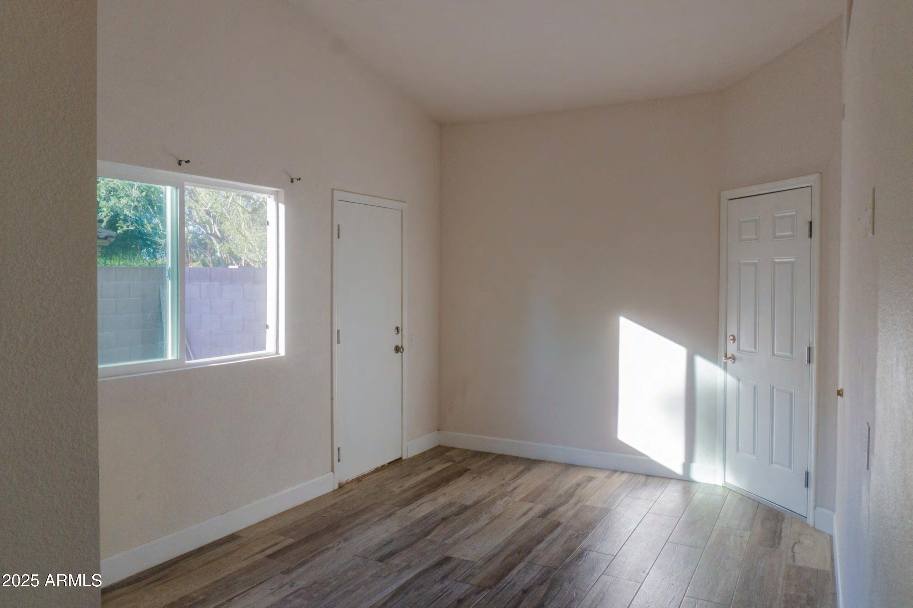 4933 E CRIMSON Terrace