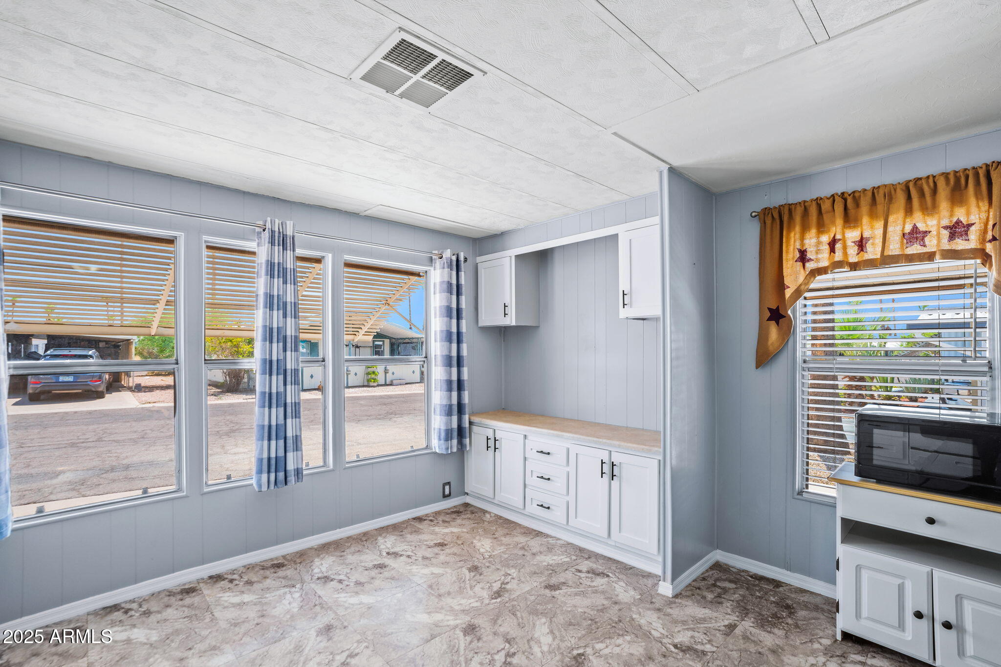 120 N VAL VISTA Drive 202