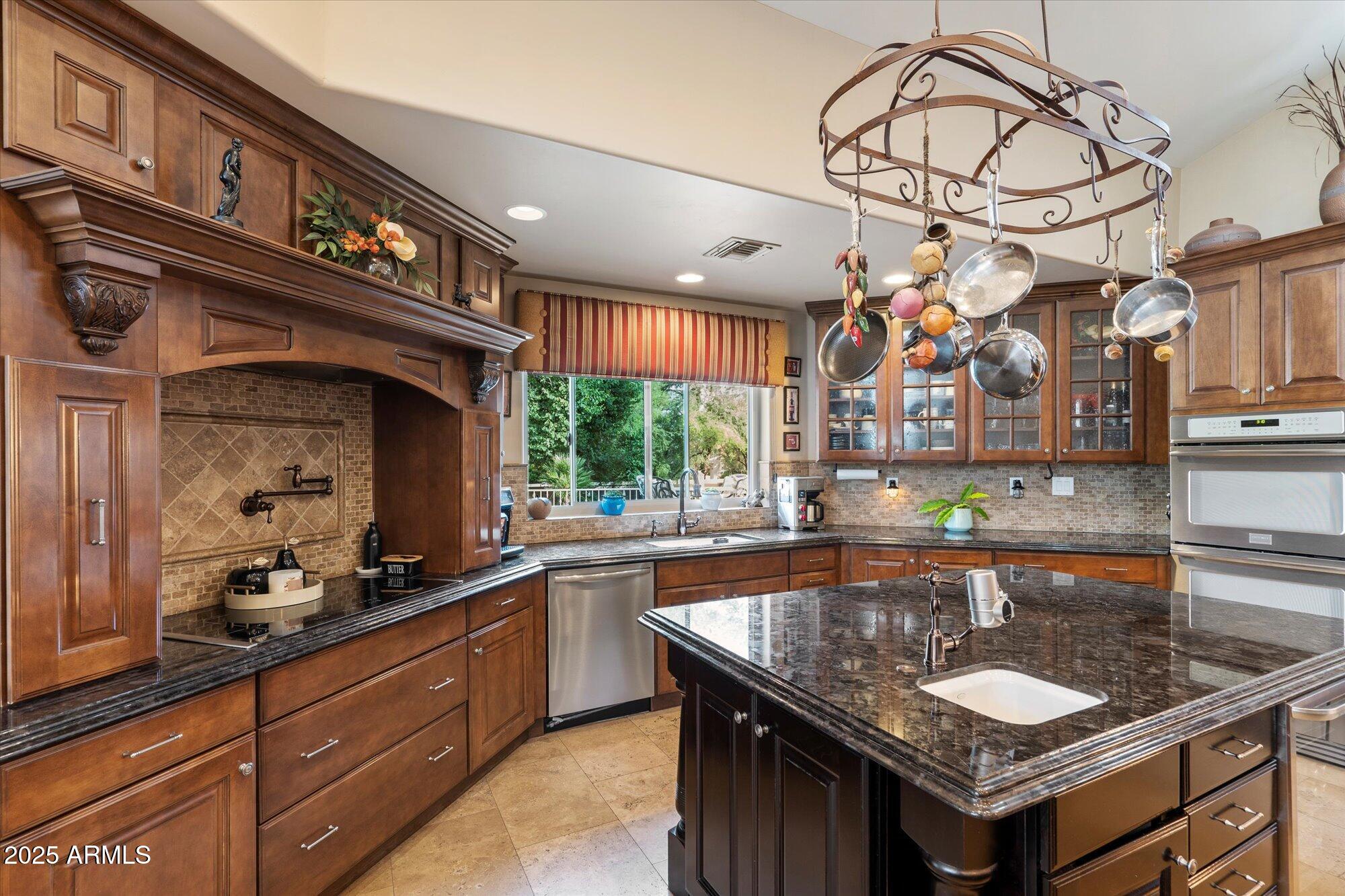 11621 S BLACKFOOT Drive