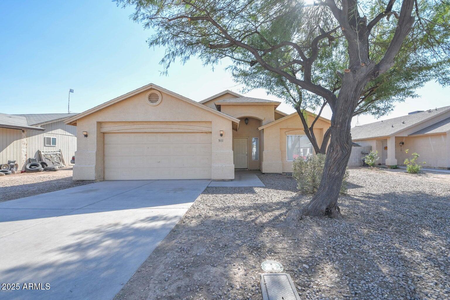 5111 W WARREN Drive