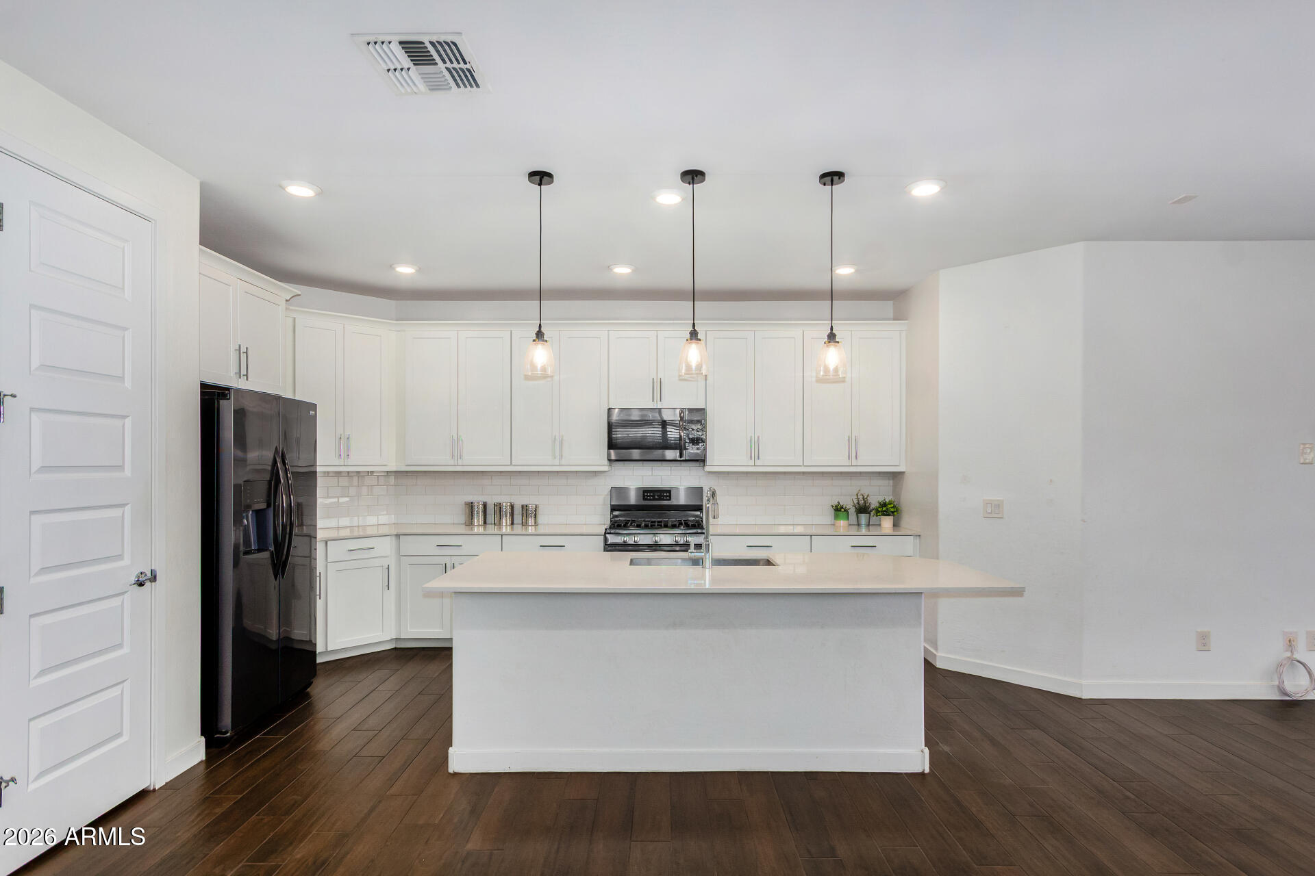 9856 E TUPELO Avenue