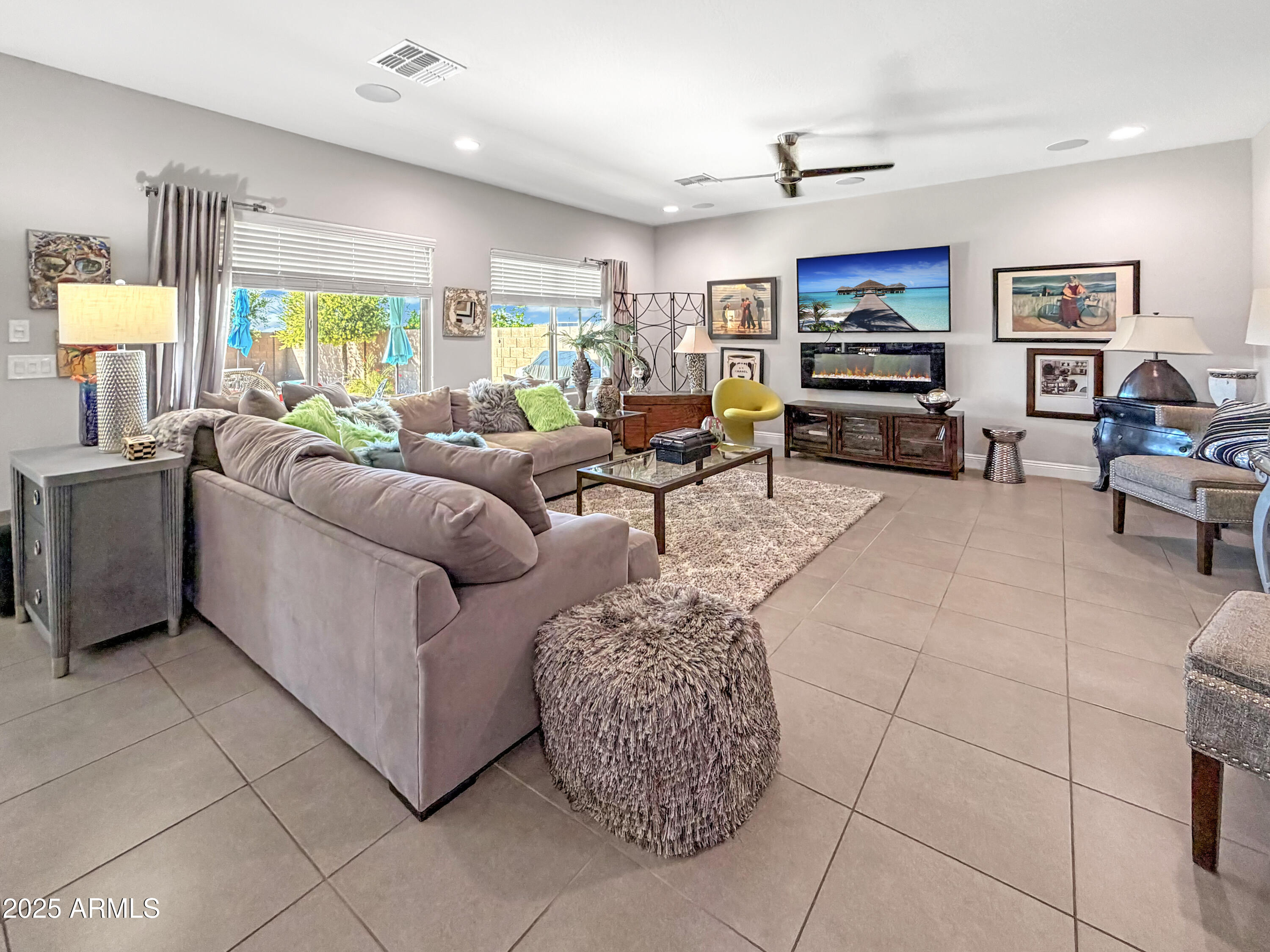 3848 N HUNTINGTON Drive