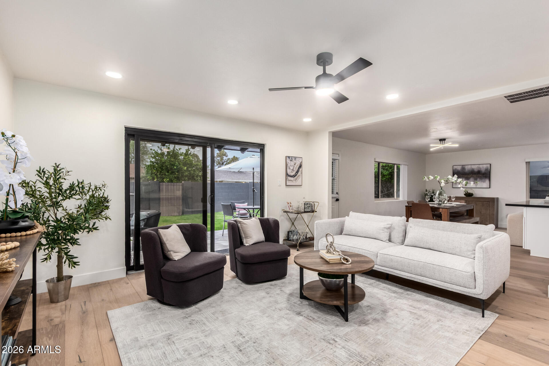 8252 E HEATHERBRAE Avenue