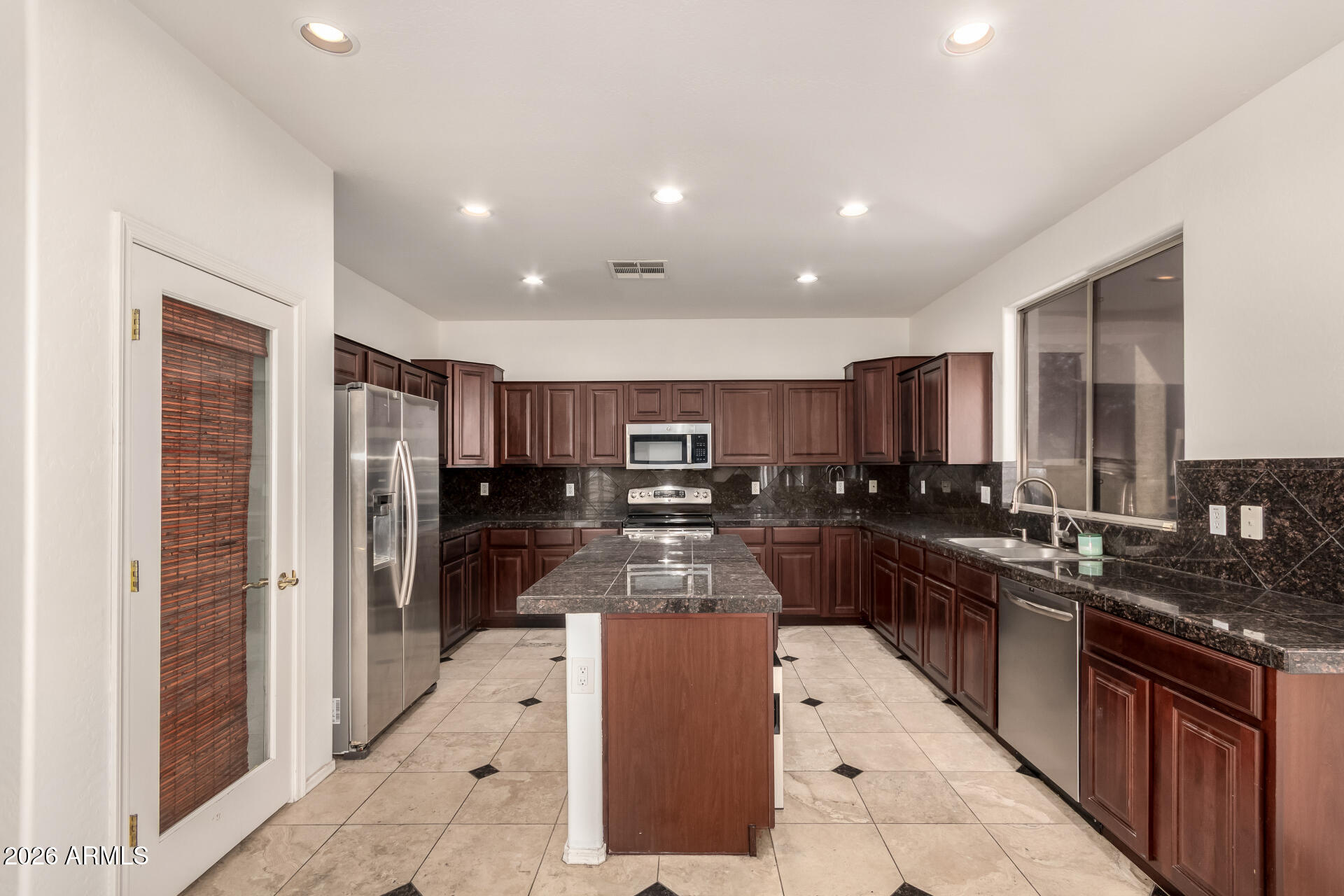 1636 N WILBUR