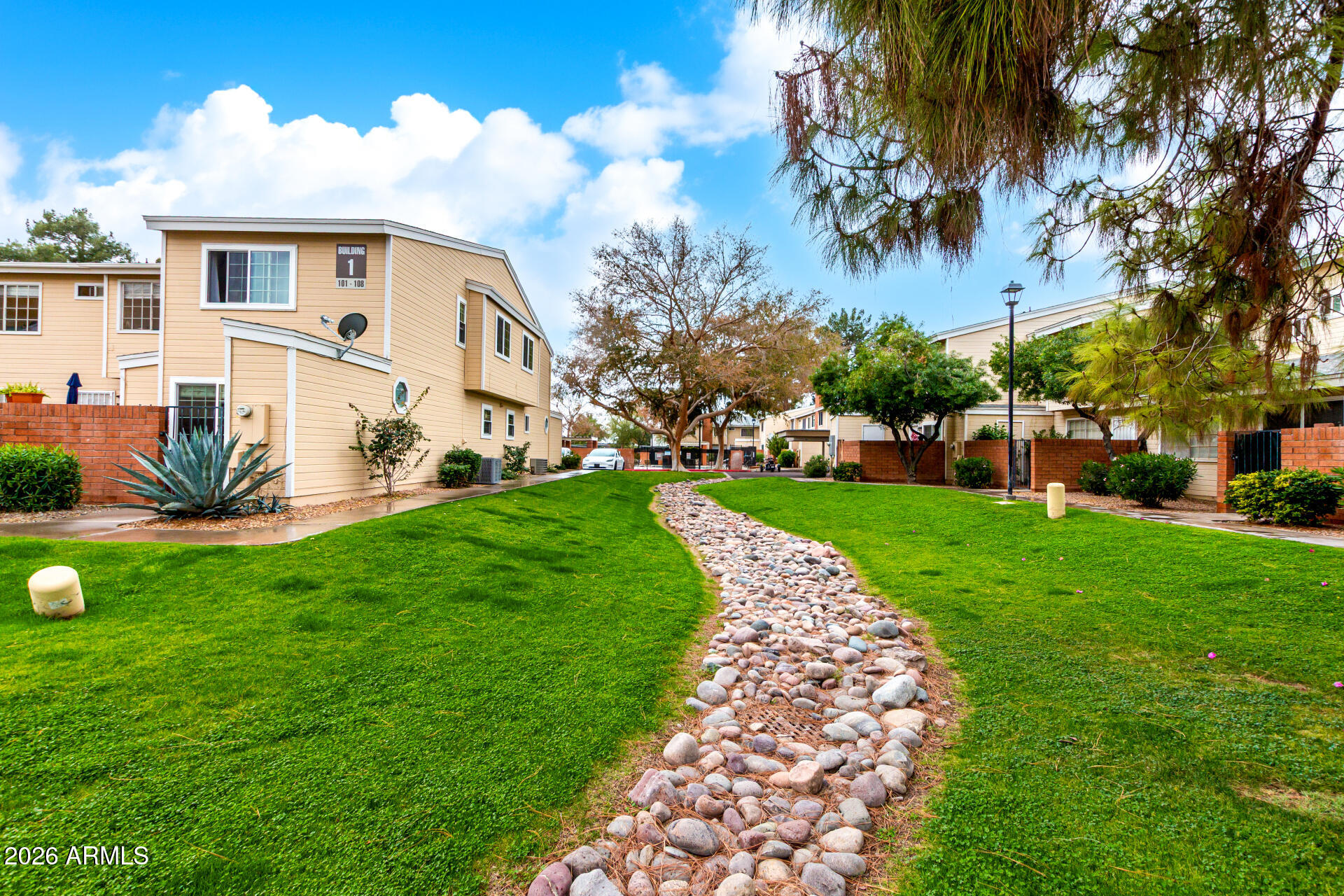 625 S WESTWOOD Street 106