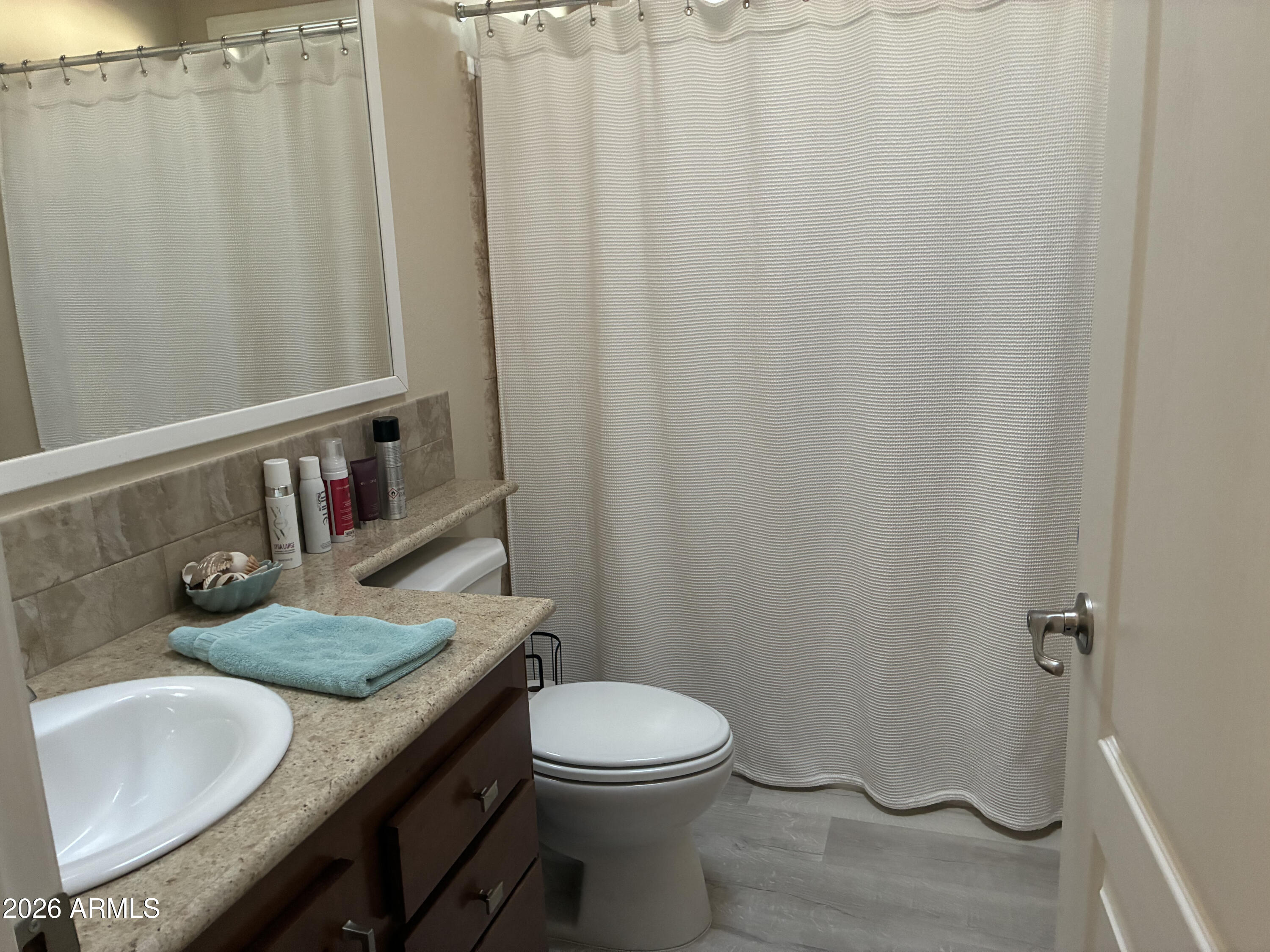 2000 S APACHE Road 40