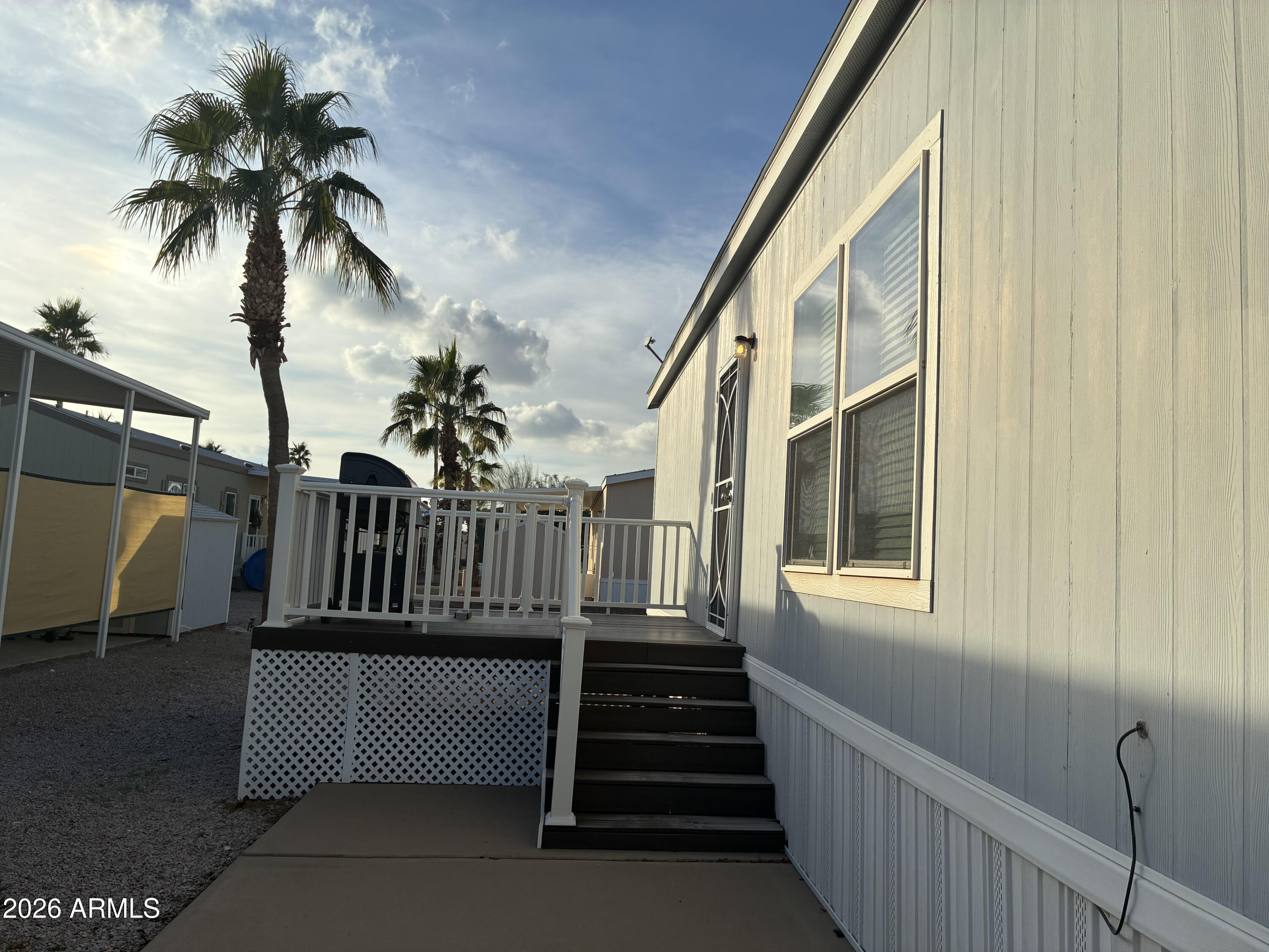 2000 S APACHE Road 40