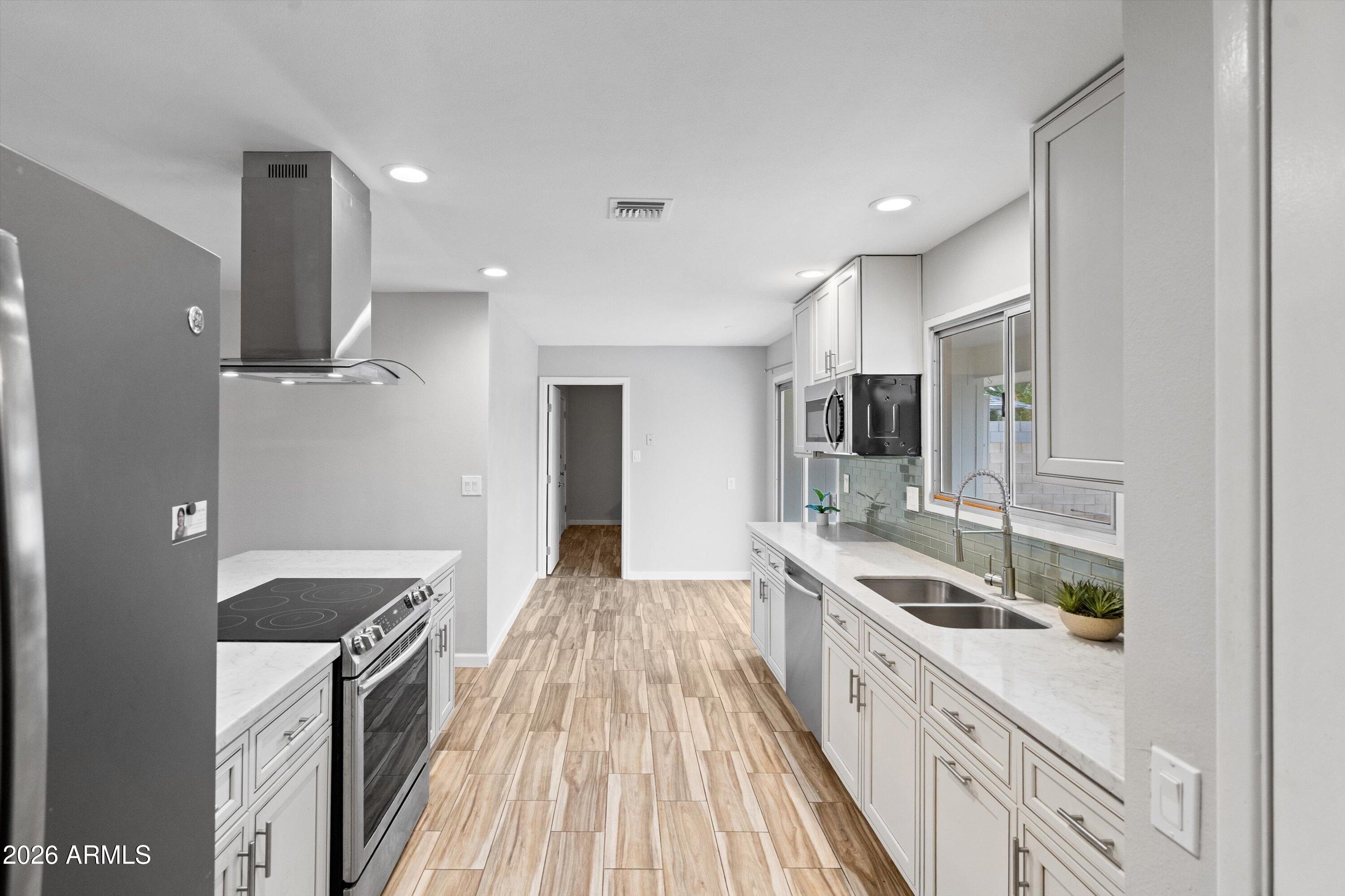 13234 W DESERT GLEN Drive